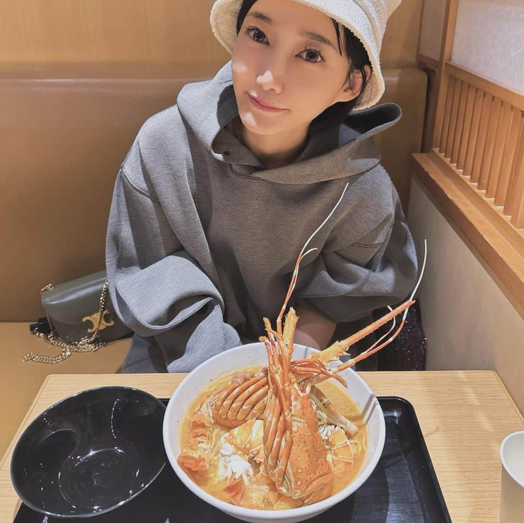 木下ゆうかさんのインスタグラム写真 - (木下ゆうかInstagram)「HEY！たくちゃんのロブスターラーメンめっちゃ美味しかったー！🥺❤️❤️ たくちゃんご馳走様でした🙏 整体の施術後に整体師さんと行ったよー！ #ロブスターラーメン  #heyたくちゃん  @heytakuchan2」11月18日 14時17分 - yuka_kinoshita_0204