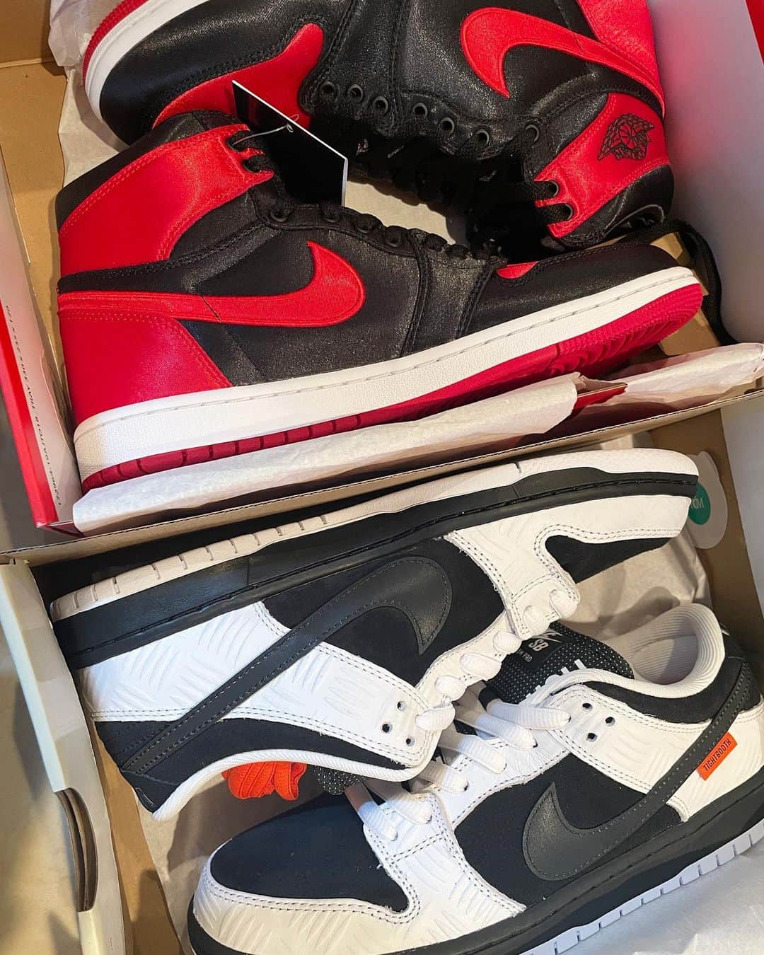 Juniorのインスタグラム：「忘れられてたサテン🥸  #redspiderkicks #今年49足目」