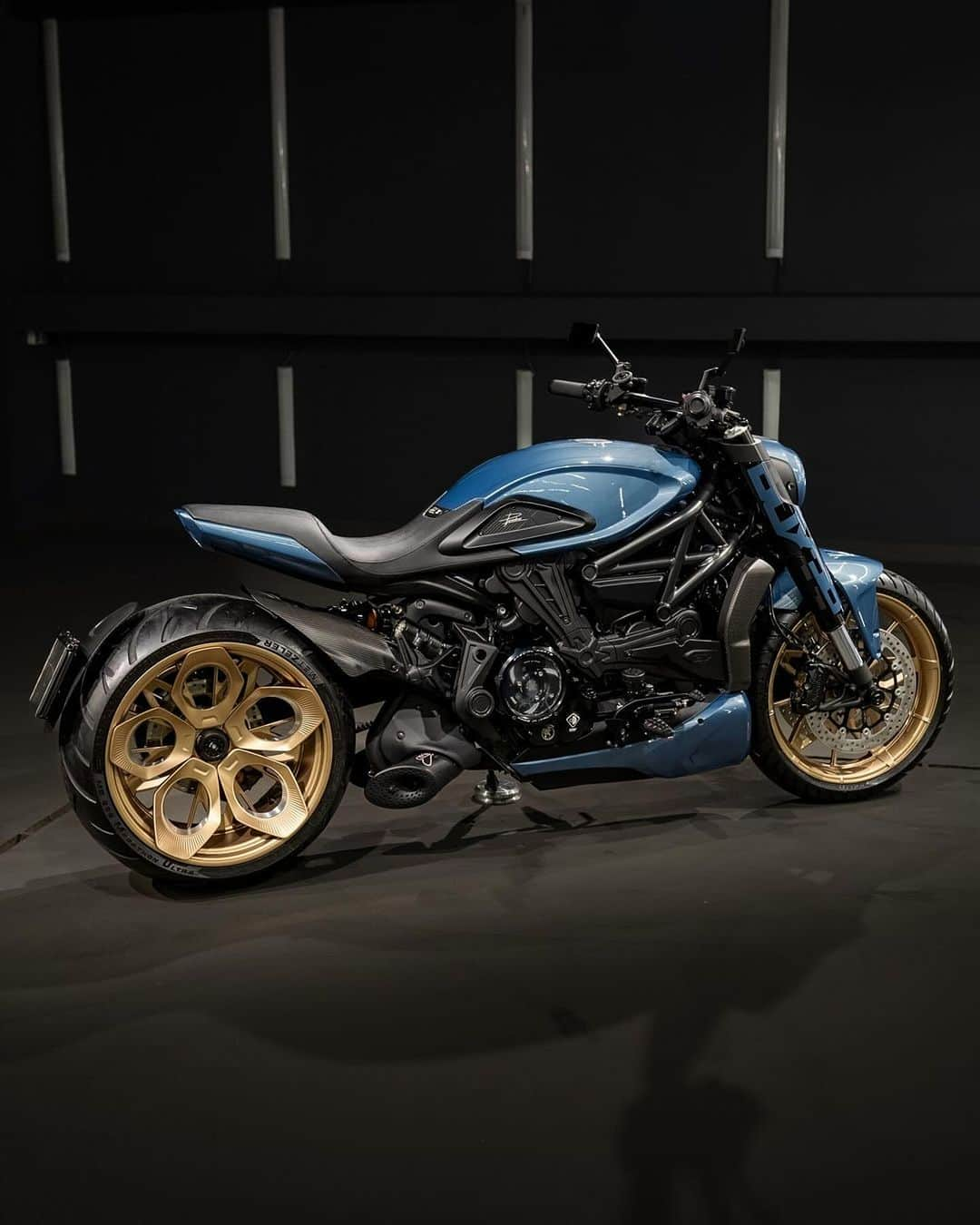 epidemic_motorsさんのインスタグラム写真 - (epidemic_motorsInstagram)「Piombo-X. Limited edition based on the Ducati X-Diavel by @box39co  #Box39 #Ducati #Xdiavel #custom #motorcycles #luxury #moto #epidemic_motors #epidemicmotors」11月18日 15時09分 - epidemic_motors