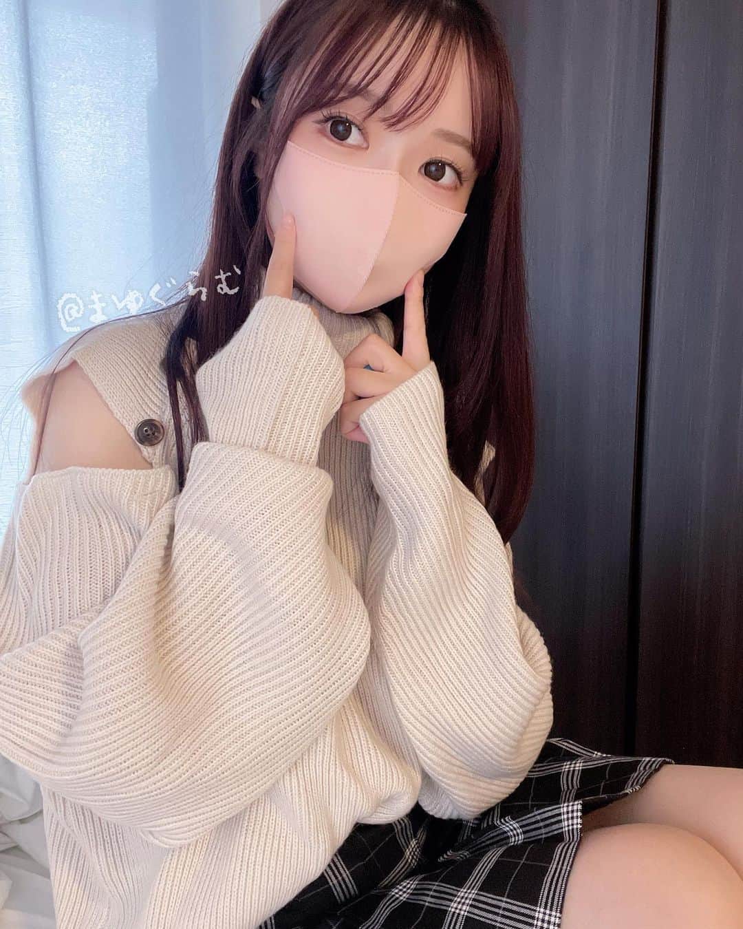 まゆぐらむのインスタグラム：「うすうす前髪ー！」