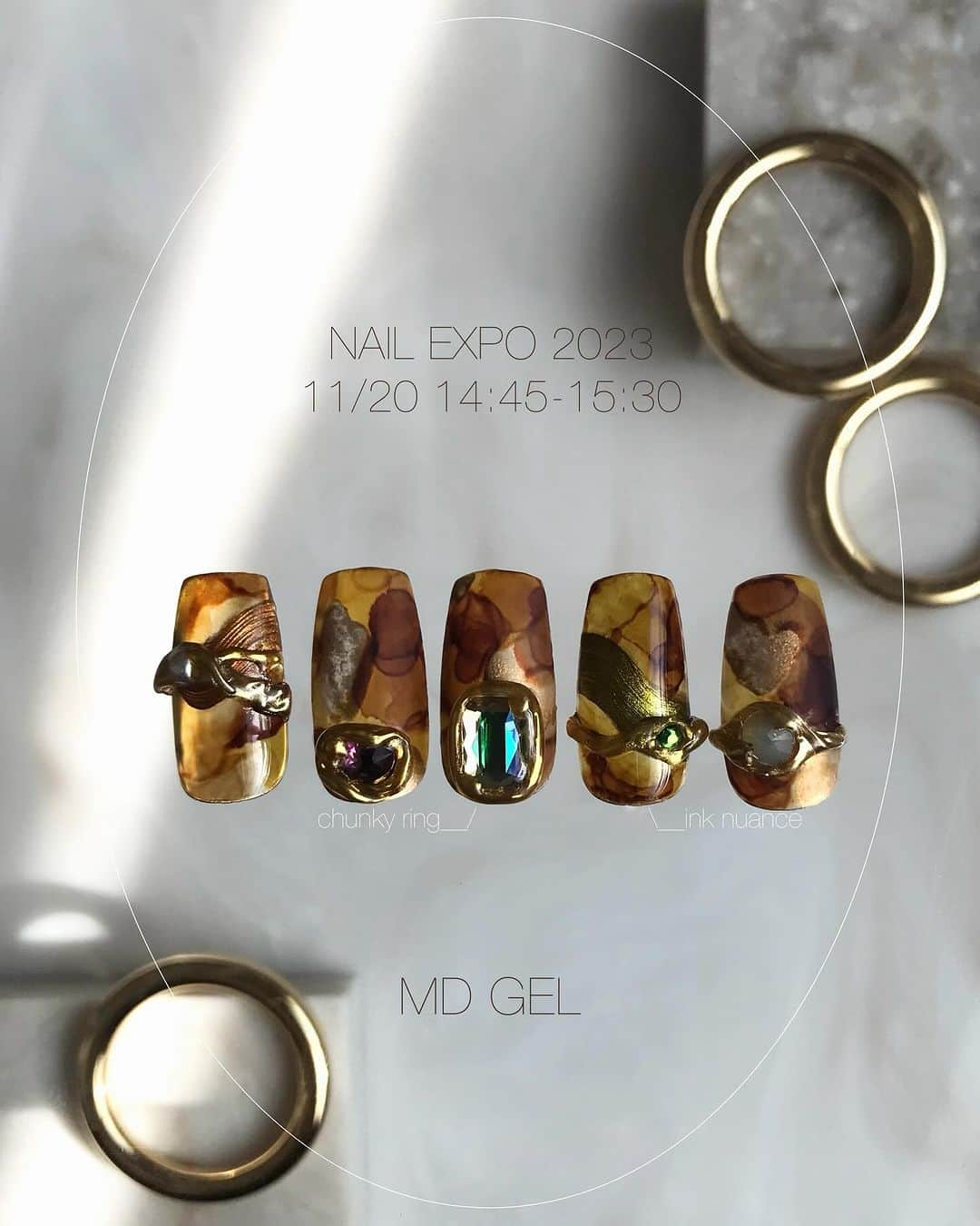 ryo kitamuraさんのインスタグラム写真 - (ryo kitamuraInstagram)「“ chunky ring ”  NAIL EXPO 2023 - @md_gel ステージ 💍11月20日 14:45-15:30  ジェルカラーと一緒のカラー展開の新色と金麦ちゃんプロデュースのジェルを使ったスワロフスキーやパールが埋まった指輪”チャンキーリング”と”インクニュアンス”のデモをします🐻  とりあえず、かわいい！可愛い！kawaii!の連発なのでみんなぜひ見にきて下さいね😘  #インクネイル#リングネイル#チャンキーリング #inknails#chunkyrings」11月18日 15時43分 - ryo_kitamura