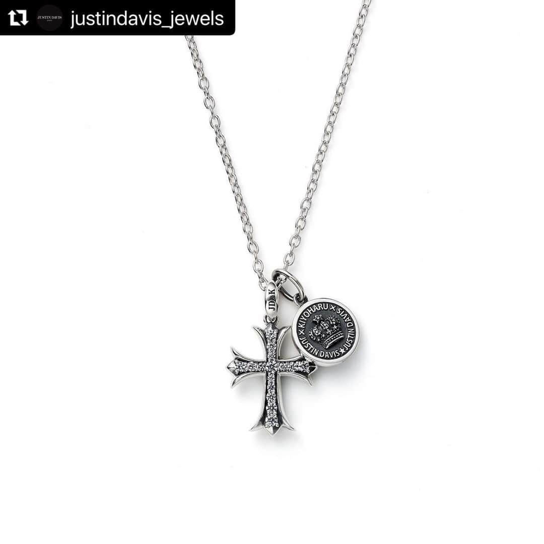 清春さんのインスタグラム写真 - (清春Instagram)「#Repost @justindavis_jewels with @use.repost ・・・ ⠀ KIYOHARU × JUSTIN DAVIS コラボレーション ネックレス『SHAULA』発売記念！ 清春氏フォト撮影イベント決定！！  KIYOHARU × JUSTIN DAVIS コラボレーション ネックレス『SHAULA』の発売を記念し、ラフォーレ原宿店、名古屋パルコ店限定で、対象商品購入者様の特典として、各店先着100名様に清春氏とのフォト撮影チケット＋マフラータオルをプレゼント！  イベント、商品の詳細は、プロフィール🔗よりご覧ください！  #justindavis #ジャスティンデイビス #清春 #KIYOHARU #shaula」11月18日 15時56分 - kiyoharu_official