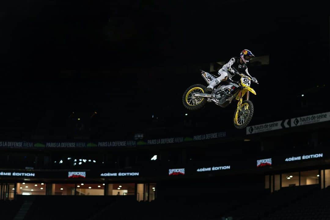 ケン・ロックゼンさんのインスタグラム写真 - (ケン・ロックゼンInstagram)「King @kenroczen94 ready to fight 🟨🦾✔️ #supercross #sx #supercrossparis #fmx #freestyle #motorsport #show #showtime  📷 // @kevinfrancoisphoto」11月18日 15時59分 - kenroczen94