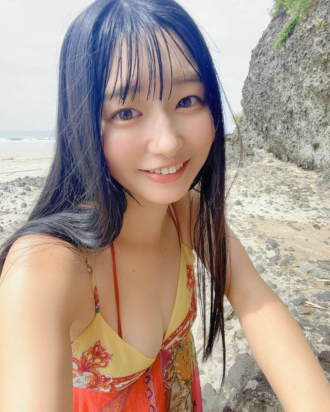 我妻ゆりかのインスタグラム：「一緒に海はいろ〜！！🏝💓  配信区DVD きみと遠距離恋愛中発売中！  #グラビア　#グラビアアイドル　#アイドル」