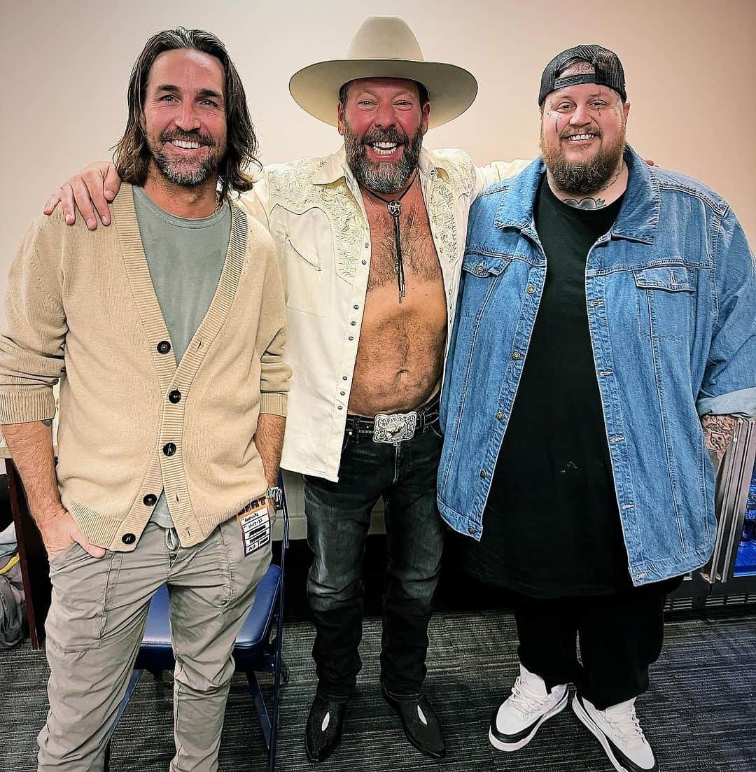 ジェイク・オーウェンのインスタグラム：「I laughed til I cried last night. Thanks to The Machine @bertkreischer for having us out. Go Noles!!!!」