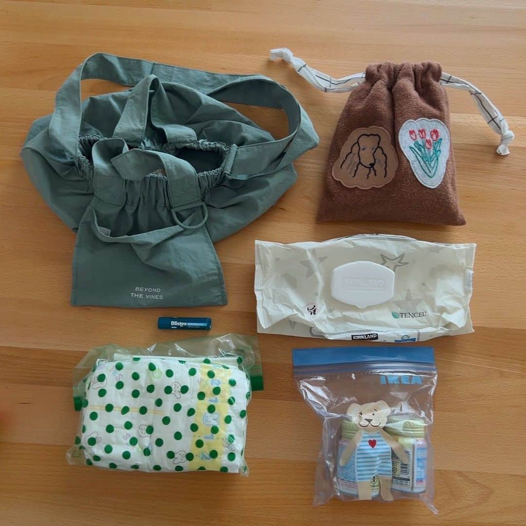 吉河唯さんのインスタグラム写真 - (吉河唯Instagram)「🧡 @beyondthevines   Dumpling Bag / XS これがまぁ使いやすすぎて XLも検討中 🤔  軽いし(ほぼ空気) 荷物たくさん入るし たぶん使い方は マザーズバッグとしてじゃ ないと思うけど めちゃ使い勝手よい 😂🫶  #beyondthevines #gifted」11月19日 1時31分 - yui_yoshikawa