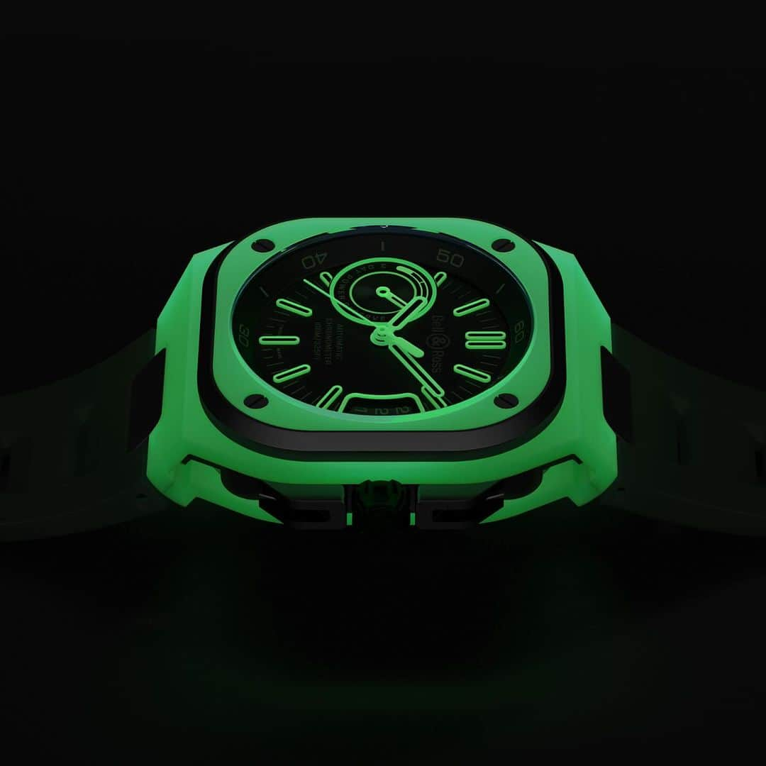 ベル&ロスさんのインスタグラム写真 - (ベル&ロスInstagram)「Presenting the new BR-X5 Green Lum that has an entirely luminescent 41mm case equipped with the new BR-CAL.323 caliber manufacture movement. @dubaiwatchweek   Discover more via the link in our bio. #bellross #timeinstruments #BRX5 #dubaiwatchweek」11月19日 1時45分 - bellrosswatches