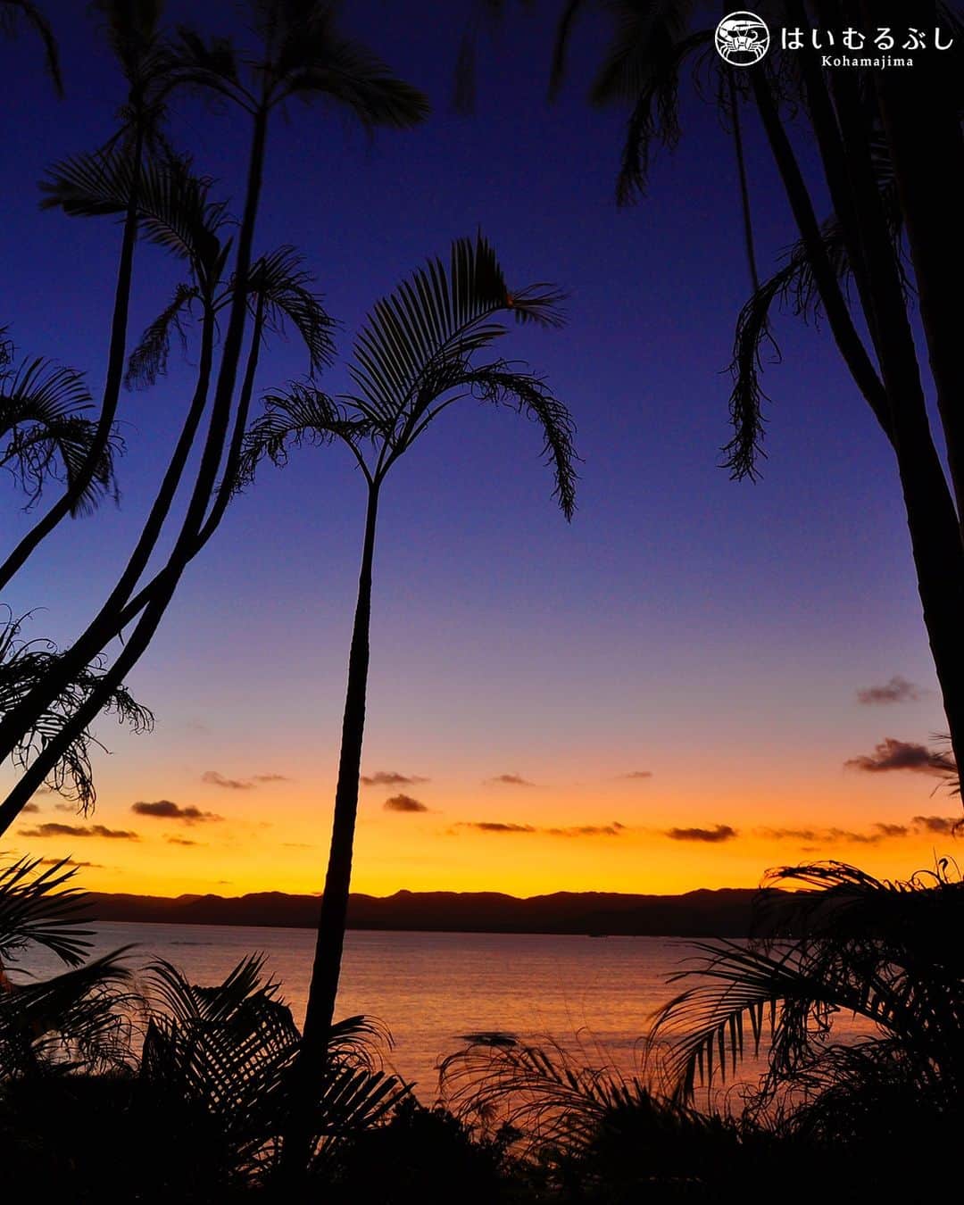 HAIMURUBUSHI はいむるぶしのインスタグラム：「小浜島・はいむるぶしから癒しの風景をお届けします。 サンセット広場から望む美しい夕景… 世界遺産に認定された西表島に沈む夕陽を眺めるのに最高の場所。 ゆったりと流れる島時間を感じながら、至福のひとときをお過ごしください。 #沖縄 #離島 #秘境 #西表島 #夕日 #夕景 #景色 #旅行 #小浜島#リゾート #ホテル #はいむるぶしリゾート  #japan #okinawa #island #beautiful #scenery #sunset #magichour #travel #kohamajima #resort #hotel #haimurubushi」
