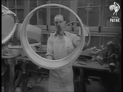 Juxtapoz Magazineのインスタグラム：「Drum Making from British Pathé TV, 1951.  Via the research of @chicojefferson for #juxsaturdayschool」