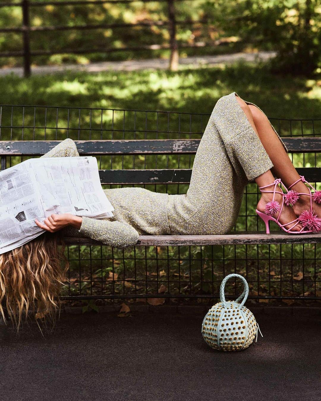 ELLE Magazineさんのインスタグラム写真 - (ELLE MagazineInstagram)「Slip away for a stolen afternoon in the park. Swipe to see photos from ELLE's November issue. ❤️  ELLE: @elleusa Editor-in-chief: Nina Garcia @ninagarcia Photographer: Zoey Grossman @zoeygrossman Stylist: Alex White @alexwhiteedits Hair: Lucas Wilson for Oribe @lucas.a.wilson @oribe  Makeup: Janessa Paré for Chantecaille @janessapare @chantecaille  Manicure: Maki Sakamoto at The Wall Group @makinaill @thewallgroup  Model: Olivia Vinten at DNA Model Management @oliviavinten @dnamodels  Set Design: Abby Walton at LaLaLand Artists @babywalton @lalalandartists  Production: Day International @dayinternational」11月19日 2時22分 - elleusa