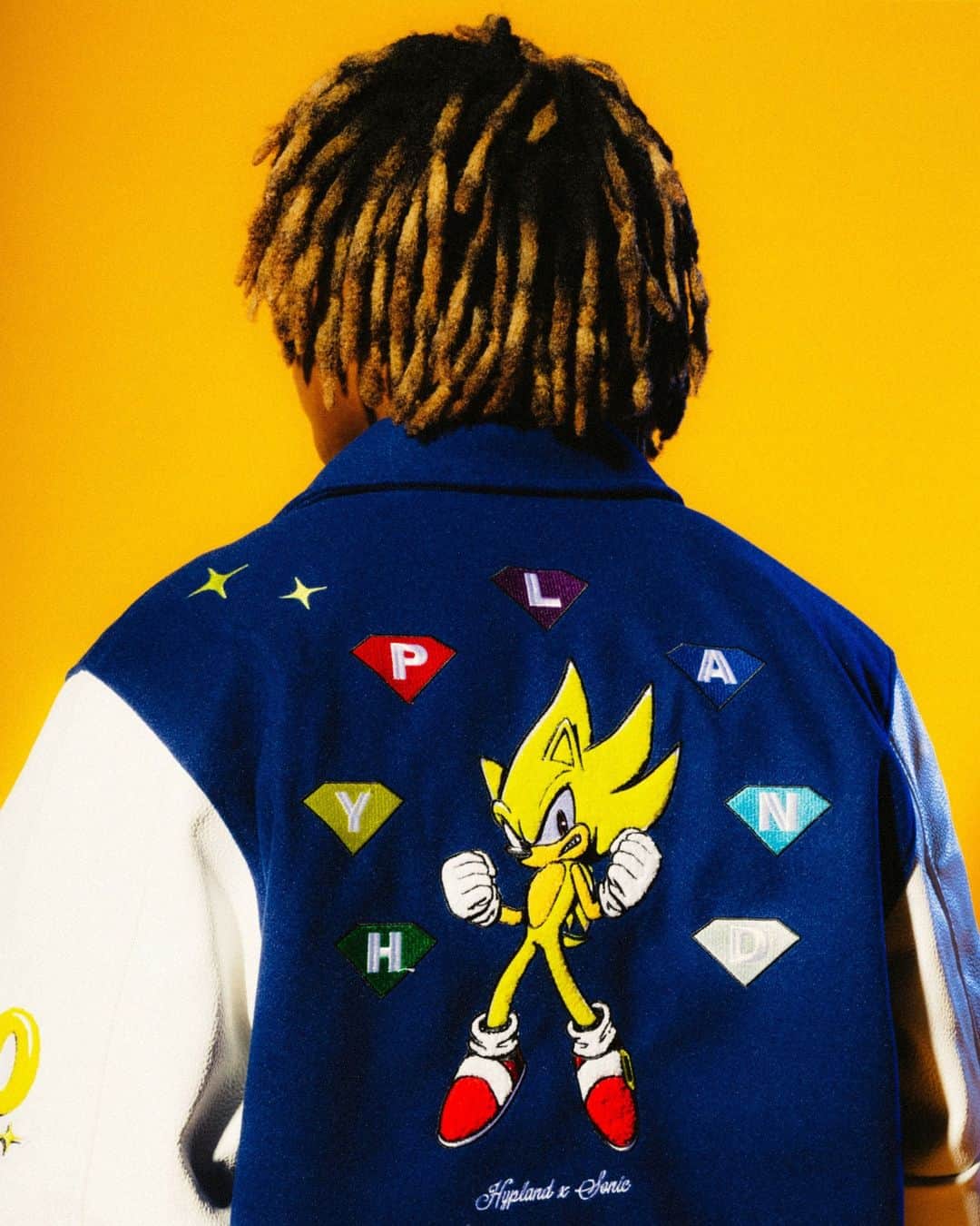 SEGAさんのインスタグラム写真 - (SEGAInstagram)「🚀 Hypland x Sonic Drop 2.0 is officially launching TODAY on Hypland.com! 🔥 Check out some of the top picks, including the eye-catching SuperSonic Varsity Jacket 👀.  This collection is limited, features exclusive designs, and ships to most territories worldwide. Don't miss out—shop now! 🌎✨」11月19日 2時32分 - sega
