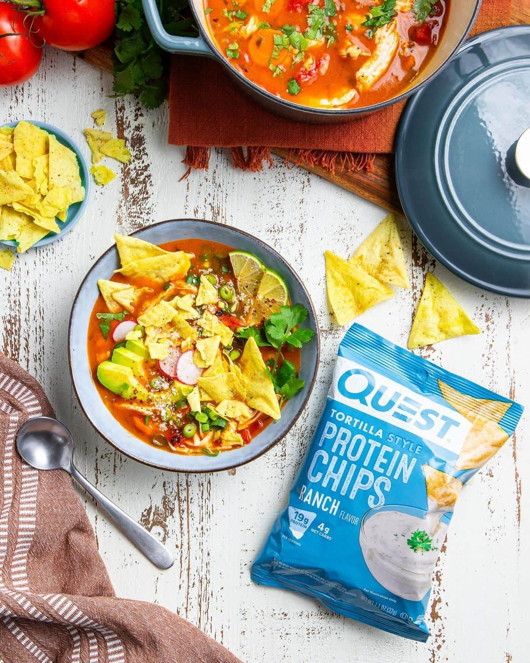 questnutritionさんのインスタグラム写真 - (questnutritionInstagram)「Questified Tortilla Soup using #QuestChips! 💪🍲😋 • 👉 GET FULL RECIPE ➡️ LINK (tap.bio) IN BIO (swipe left from 1st card to 2nd card) 👈 • Per serving: 31g protein, 20g carb, 16g fat. (13g net carbs) #OnaQuest #QuestNutrition」11月19日 2時24分 - questnutrition