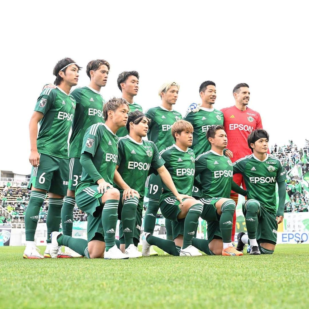 松本山雅FCさんのインスタグラム写真 - (松本山雅FCInstagram)「2023.11.18 Meiji Yasuda J3 League Matchweek 36 Matsumoto 0-2 Y.S.C.C.Yokohama #松本山雅fc #matsumotoyamaga #yamaga #OneSoul」11月18日 17時49分 - matsumoto.yamagafc