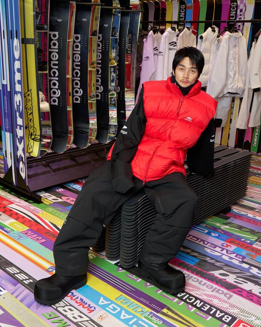 柳俊太郎のインスタグラム：「@balenciaga初のスキーウェアコレクション！伊勢丹新宿店メンズ館で11月24日（金）までポップアップ開催中！  @fashionsnapcom #PR#balenciaga #shuntaroyanagi」