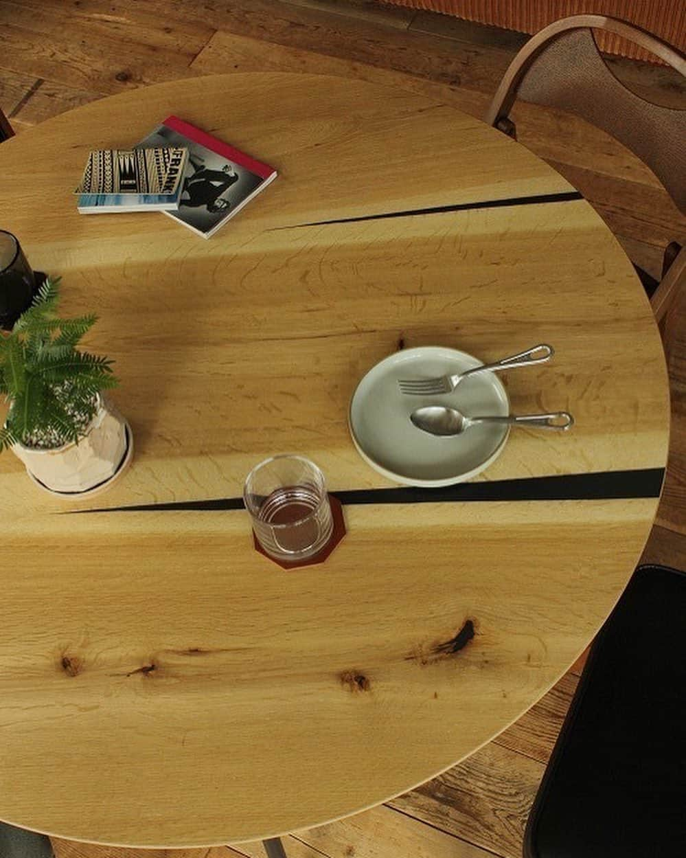 ACME Furnitureさんのインスタグラム写真 - (ACME FurnitureInstagram)「-without waste-  ▪️GRANDVIEW ROUND TABLE FAVIKEN ▪️FAVIKEN COFFEE TABLE   Contact:ACME Furniture MEGURO St. TEL:03-5720-1071 Email:acme-jsf@baycrews.co.jp   #acmefurniture #vintagefurniture #faviken #sierrachair #oaksarmchair #culverchair #trestlestvboard #brookssmall #jettyfeathersofa」11月18日 17時58分 - acme_furniture