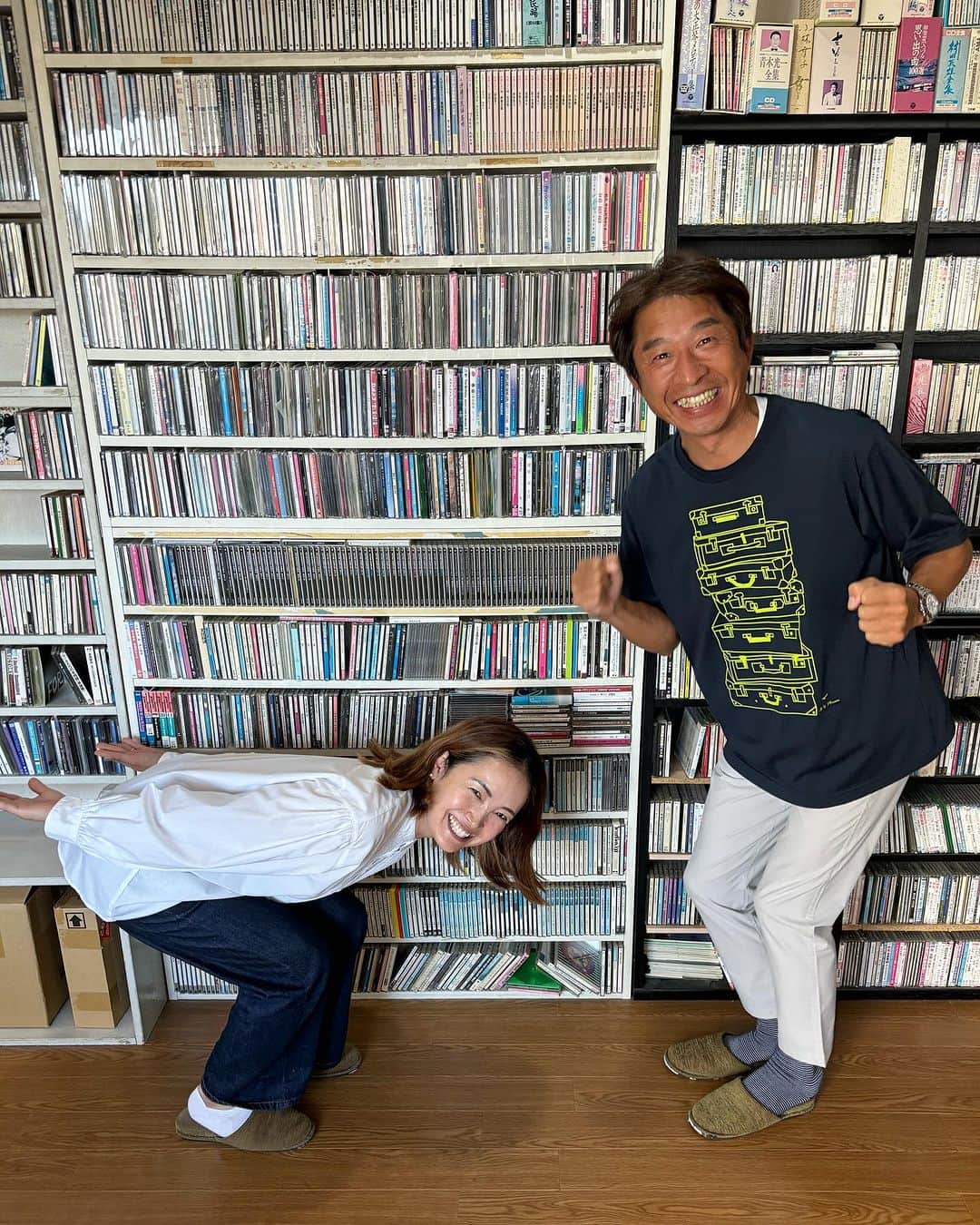 清澤恵美子さんのインスタグラム写真 - (清澤恵美子Instagram)「荻原次晴さんのラジオ番組「荻原次晴のニッポン応援団 VIVA JAPON!」に出させていただきました^ ^ 私としては、スキーの大大大先輩で大レジェンドの次晴さんとお話しさせて頂くことも恐縮なのに、 ラジオまで出させてもらって本当に超絶光栄で幸せな時間でした☺️😍  下記にて放送されますので是非聴いてください☺️☺️☺️  次晴のニッポン応援団VIVA JAPON!   O.A 11月25日(土)~12月1日(金) 和歌山放送(土)7:15~7:45 山梨放送(土)5:10~5:25 秋田放送(日)7:10~7:20 岩手放送(月~金)11:50~12:00 栃木放送(月~木)9:45~9:55 信越放送(月~木)17:16~17:25   山陽放送(土)14:00~14:00 青森放送(土)18:05~18:15 北海道放送(火)14:30~14:45 西日本放送(月~金)16:30~16:40 山口放送(月~木)14:50~15:00  radikoでも聴けます😉😉😉😉 ジャンプのご指導いただきました😆 しっかりスネがはいったクラウチングを褒めて頂き嬉しかったです😁😁😁」11月18日 18時11分 - kiyosawaemiko