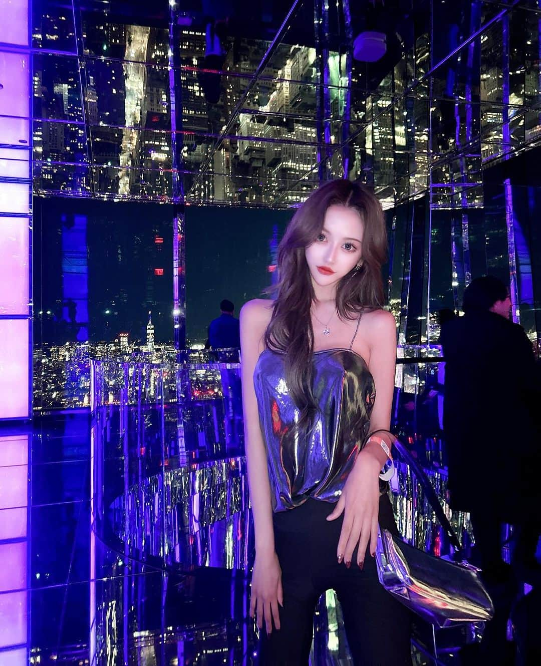 MARIさんのインスタグラム写真 - (MARIInstagram)「Hello,Glittering city, New York.💋 . #summitonevanderbilt  #newyork  #timessquare」11月18日 18時22分 - lovexxy0