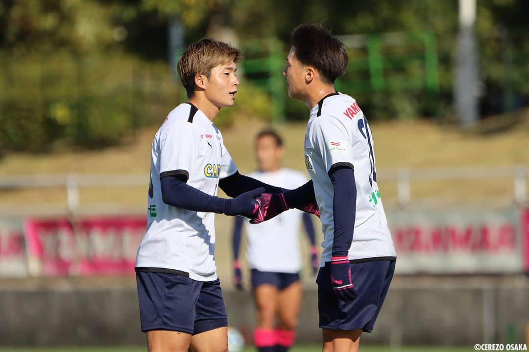 セレッソ大阪のインスタグラム：「. ／ 関西ステップアップリーグの結果⚽️ ＼  11月18日（土）13:00キックオフ(45分×2本) セレッソ大阪　4-1　関西学生選抜 会場：舞洲（ヤンマー桜グラウンド）   ＜メンバー＞ ヤンハンビン、進藤、山中、山下、奥田※、喜田、鈴木、為田、奥埜、新井、阪田   ＜交代＞ Out:ヤンハンビン、喜田、為田、奥田 In:清水、清武、大迫、古山※ （※特別指定選手）  ＜得点者＞（1本目2-0、2本目2-1） 阪田、喜田、古山、奥埜  #関西ステップアップリーグ #全勝‼️ #新井晴樹 選手 #阪田澪哉 選手 #喜田陽 選手 #ヤンハンビン 選手 #鈴木徳真 選手 #山中亮輔 選手 #為田大貴 選手 #進藤亮佑 選手 #奥埜博亮 選手 #清武弘嗣 選手 #cerezo #cerezoosaka #SakuraSpectacle #セレッソ大阪」