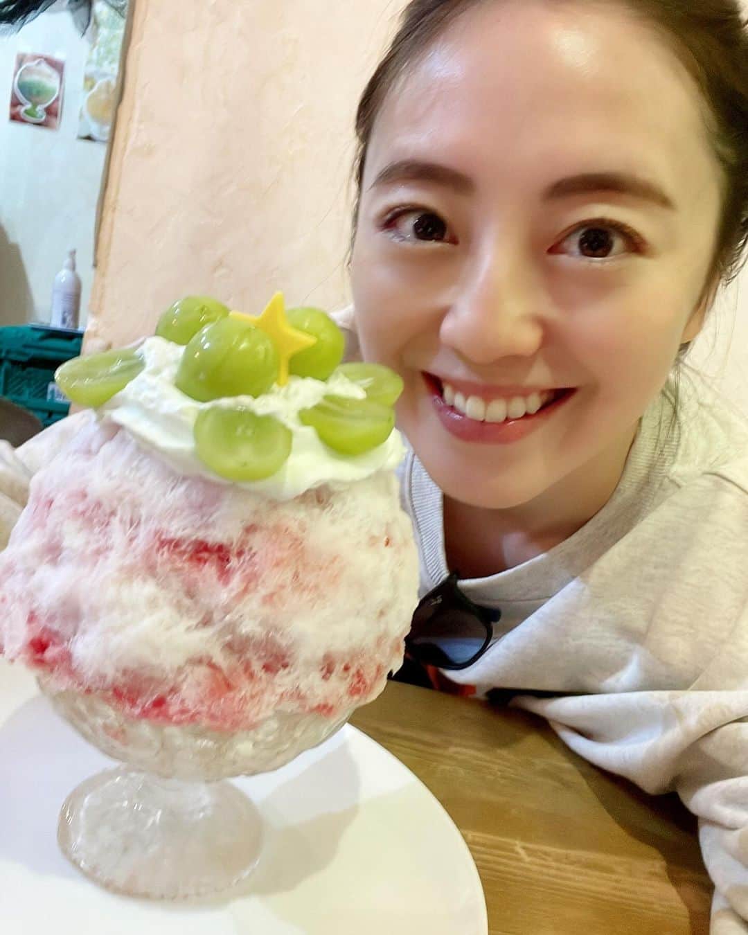 沢井美優さんのインスタグラム写真 - (沢井美優Instagram)「ものすごく寒いのだけど 投稿する時にいただいたかき氷を思い出し 食べたい想いがあふれて熱い気持ちになりますので やはりかき氷のパワーは最強だと思っております！！  ほら　ぽかぽかしてきた🍧  #沢井はかき氷です #🍧  #かき氷 #かき氷大好き  #かき氷は人を幸せにする #🧡　 　 #笑顔溢れる毎日を  #明日もきっと素敵な一日 #🍀」11月18日 18時23分 - sawai_miyuu