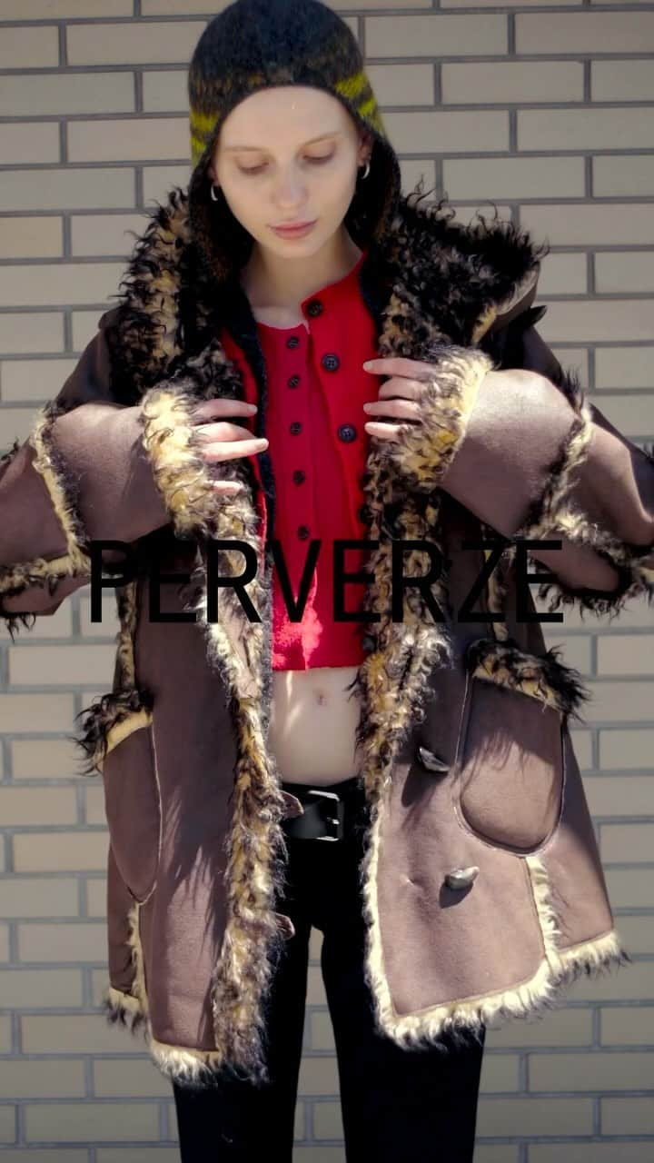 PERVERZE_OFFICIALのインスタグラム：「How to wear Vegan-Leather Hoodie Teddy Coat.  “ Vegan-Leather Hoodie Teddy Coat ” color. Brown , Gray , Black  Discover the collection on our online and @perverze_minamiaoyama . #PERVERZE #AW23 #perverze_aw23」