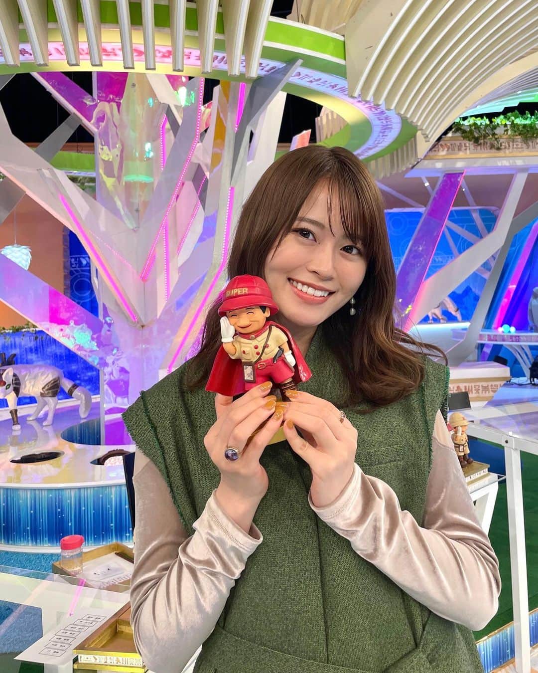 山崎怜奈のインスタグラム：「スーパーヒトシくん👦🏻✨ 今夜21:00〜「日立　世界・ふしぎ発見！」　 本能寺から消えた織田信長の首をめぐる謎に迫ります。 まだあまり知られていない新説も。ぜひご覧ください。  今朝の「ドデスカ！ドようびデス」 夕方の「ザキオカ×スクランブル」も ありがとうございました。パンごちそうさまでした🥯 ザキオカ、来週は騒がしさ必至の生放送回です〜」