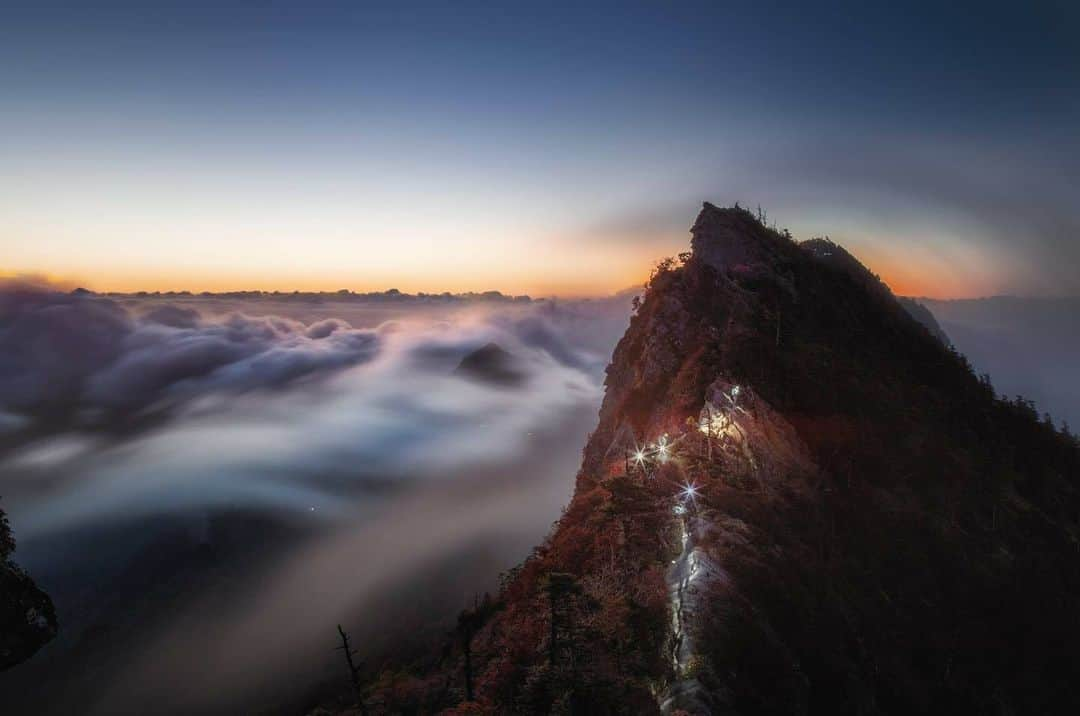 東京カメラ部公式さんのインスタグラム写真 - (東京カメラ部公式Instagram)「「@photo_shorttrip」アカウントへの @kou.0105 さんの投稿作品。いいね＆コメント大歓迎です。  東京カメラ部分室 photo_shorttripでは #photo_shorttrip で投稿された皆さまの「旅の一枚」を紹介します。 投稿の際はぜひ、撮影場所もご記載ください。  Follow: @photo_shorttrip  ※「@photo_shorttrip」アカウントでシェアさせていただいた作品は、東京カメラ部YouTubeアカウントでも投稿者様のお名前入りでご紹介させていただく場合があります。これらの使用に関して原則通知は行いませんので、予めご了承ください。 ※各種法令、マナー、関係者の指示に従った撮影をお願いします。 *Please ensure that your photography adheres to all relevant laws, etiquette, and instructions issued by authorized persons. ※本アカウントは東京カメラ部がFacebook、Instagramのサービスを利用して運営しているもので、Meta社・Instagramとは一切関係ありません。  【ご注意ください】 東京カメラ部を名乗るなりすましアカウントが確認されています。東京カメラ部Instagramアカウントは、利用（投稿、閲覧）のために費用をいただくことはありません。 東京カメラ部に関連するアカウントは東京カメラ部（ @tokyocameraclub ）がフォローしているアカウントのみとなります。（tuchong_opensee除く）  #photo_shorttrip #小旅行 #shorttrip #short_trip #旅 #旅行 #写真 #photo #travelphoto #travelphotos #travelphotography」11月18日 18時30分 - tokyocameraclub