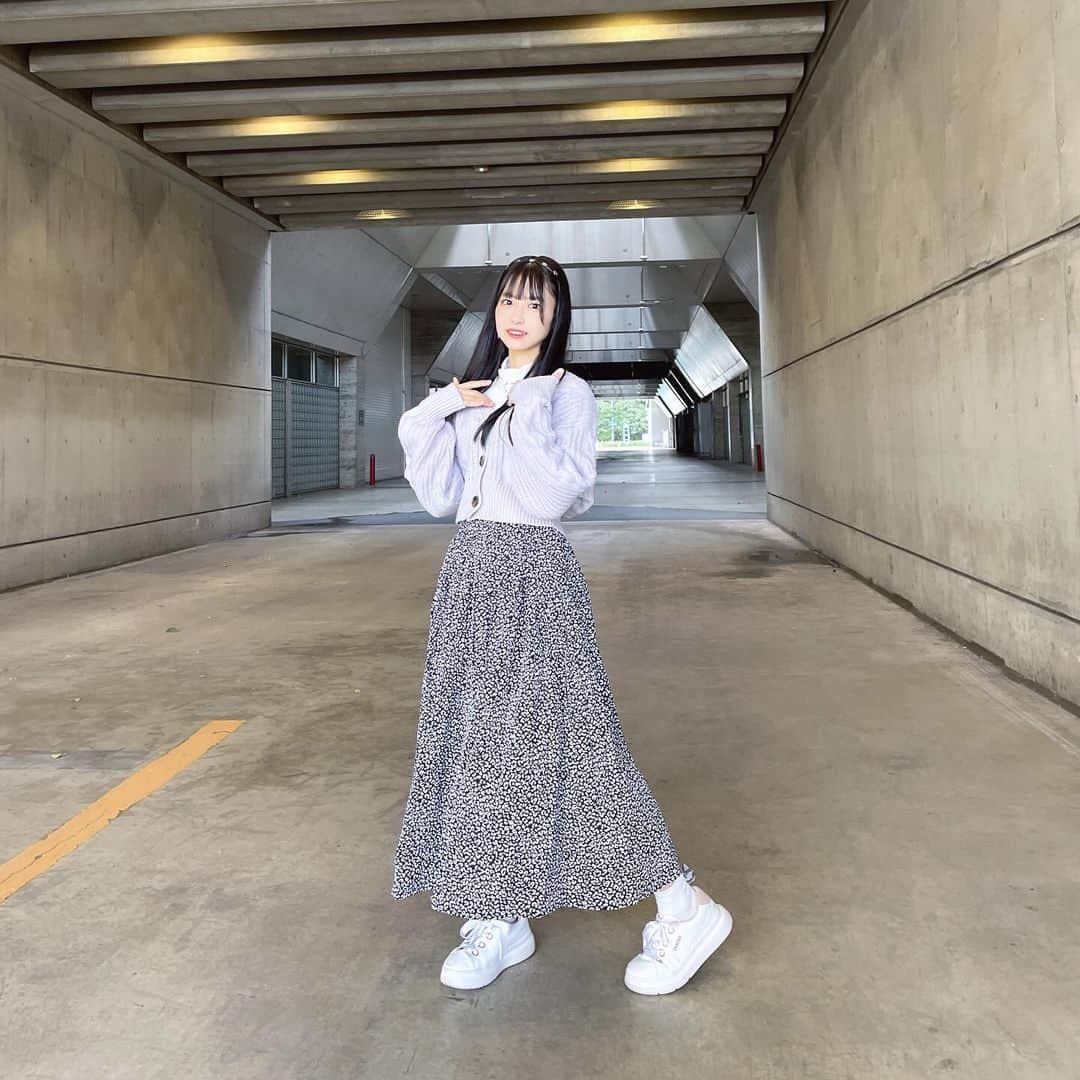 橋本陽菜さんのインスタグラム写真 - (橋本陽菜Instagram)「🤝 * #アイドルなんかじゃなかったら #握手会 ありがとうございました💓 みんなと話すのが大好きなんだなって改めて思ったし、 みんなと話できない時寂しいなとか、 今何しているのかなとか気になっちゃいました🫣 久しぶりのスニーカー👟 今日はあったかコーデです⛄️ * #pyonstagram #ootd #AKB48 #アイドル#富山 #富山県 #はるpyon #橋本陽菜#圧倒的橋本陽菜 #橋本陽菜を広める」11月18日 18時35分 - 48pyonz_toyama