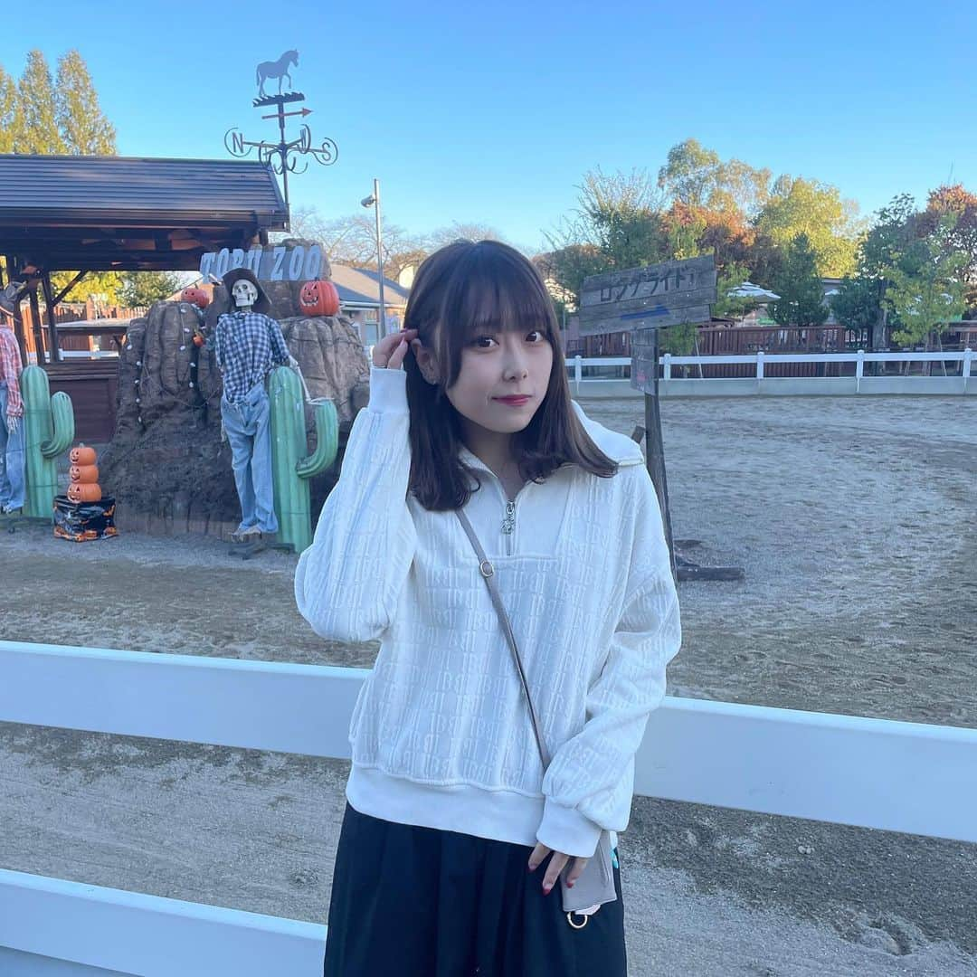 益田愛里沙のインスタグラム：「小学校ぶりとかの動物園行ってきた✌️🐘🐰」