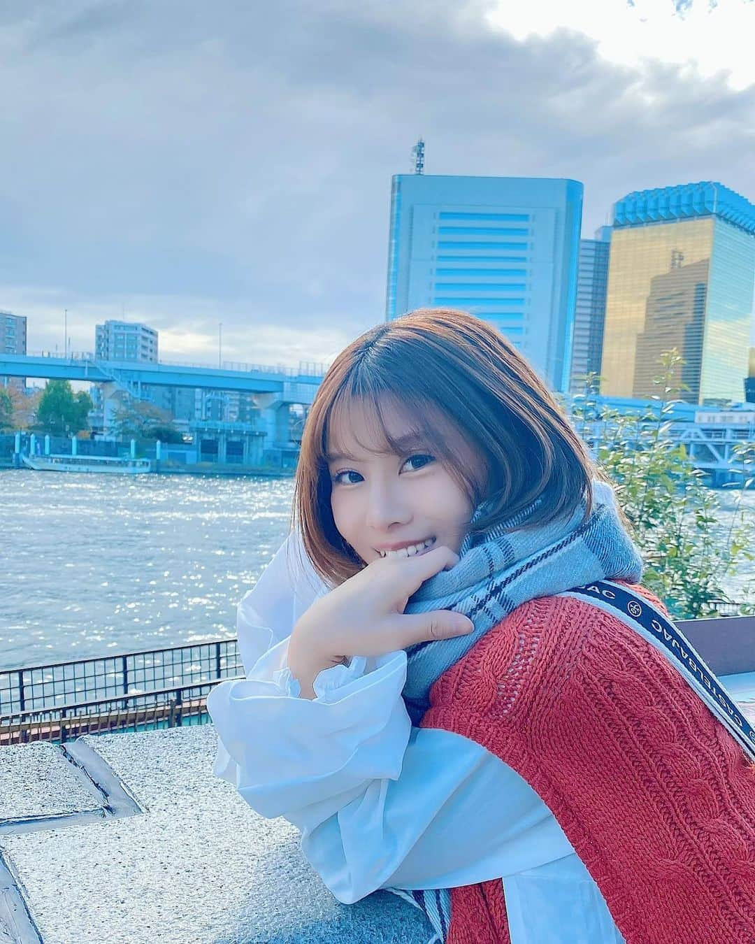 大岩根綾奈さんのインスタグラム写真 - (大岩根綾奈Instagram)「天気のいい日はお散歩したくなりますね🐾  みんな元気にしてる🍂？  #お散歩 #お散歩日和  #秋 #秋コーデ  #デートなうに使っていいよ  #浅草  #撮影会 #撮影会モデル」11月18日 18時46分 - ooiwaneayana