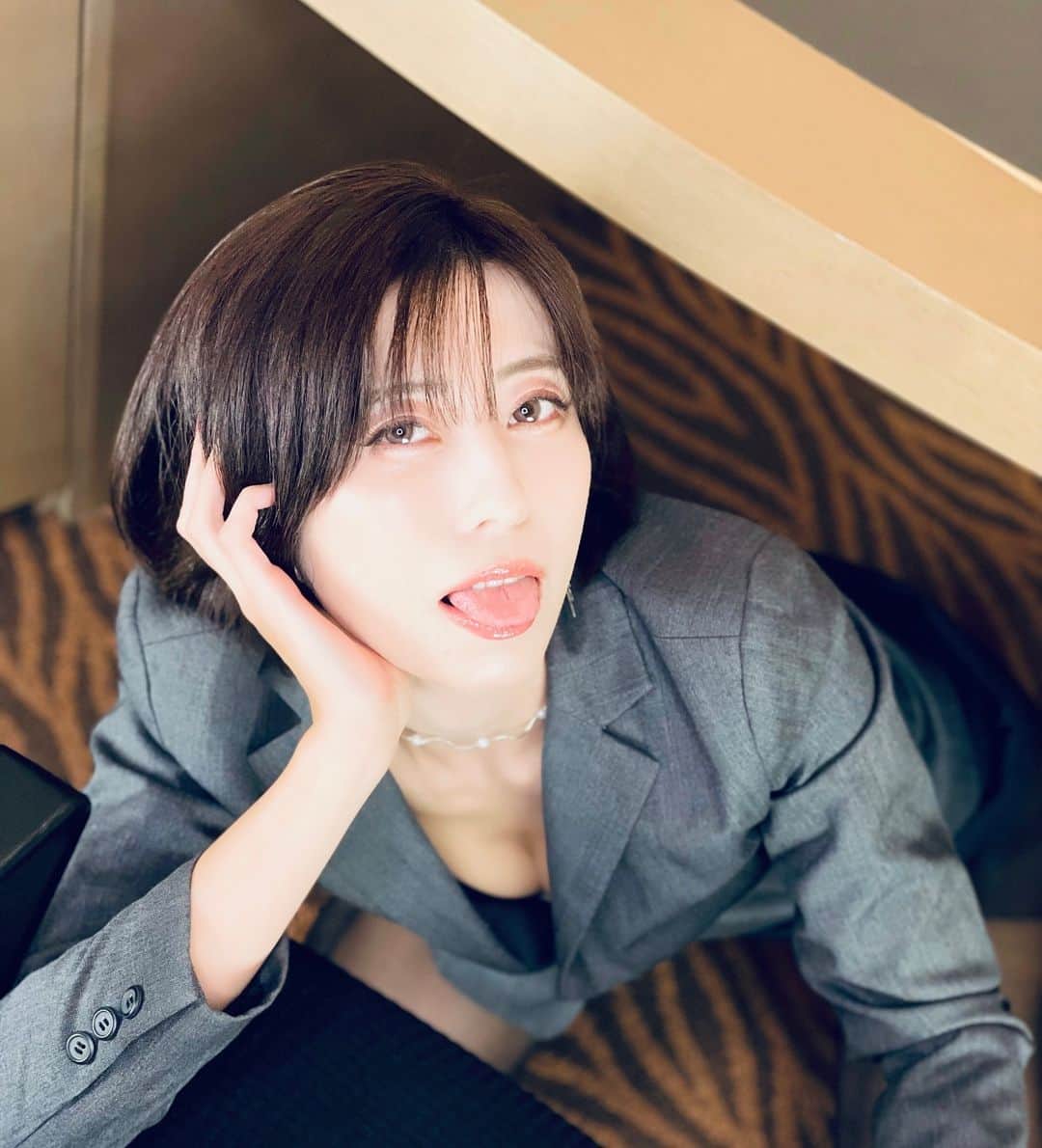 乃亜のインスタグラム：「新作の秘書モノ❤︎ ファンクラブサイトとBOOTH乃亜通販で販売開始しました❤︎」
