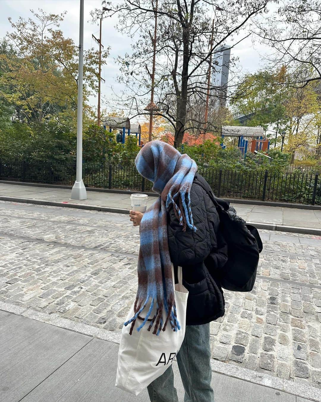 青木美緒さんのインスタグラム写真 - (青木美緒Instagram)「Brooklyn🚶🏻‍♀️🚶🚶🏻‍♂️🏃🏻‍♀️ .  #nugu_ny」11月18日 19時06分 - m_ooo