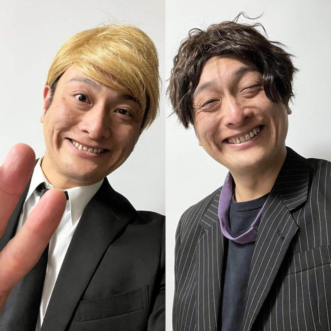 JP（ものまねタレント）のインスタグラム：「ツーショット写真のモノマネ 香取慎吾＆宮田俊哉   仕事のご依頼はインスタのDMでお問合せください。  Twitterアカウント→　#jpmaesaka Twitterアカウントポケモン→#jp_pkmn YouTubeチャンネル→#モノマネモンスターJP TikTok→#monomamejp #宮田俊哉  #香取慎吾 #ベストヒット歌謡祭  #トクメイ  #ものまね代行世代 #ワイドナショー #JPさん #松本人志 #浜田雅功 #ダウンタウン #ものまね芸人 #松本人志ものまね #研音 #川島明ものまね #ラヴィット #滋賀芸人 #農業高校出身 #すべらない話 #IPPONグランプリ #ダウンタウンDX #どどどどっとJP #おはスタポケモン部 #ポケモン #しゃべくり007」