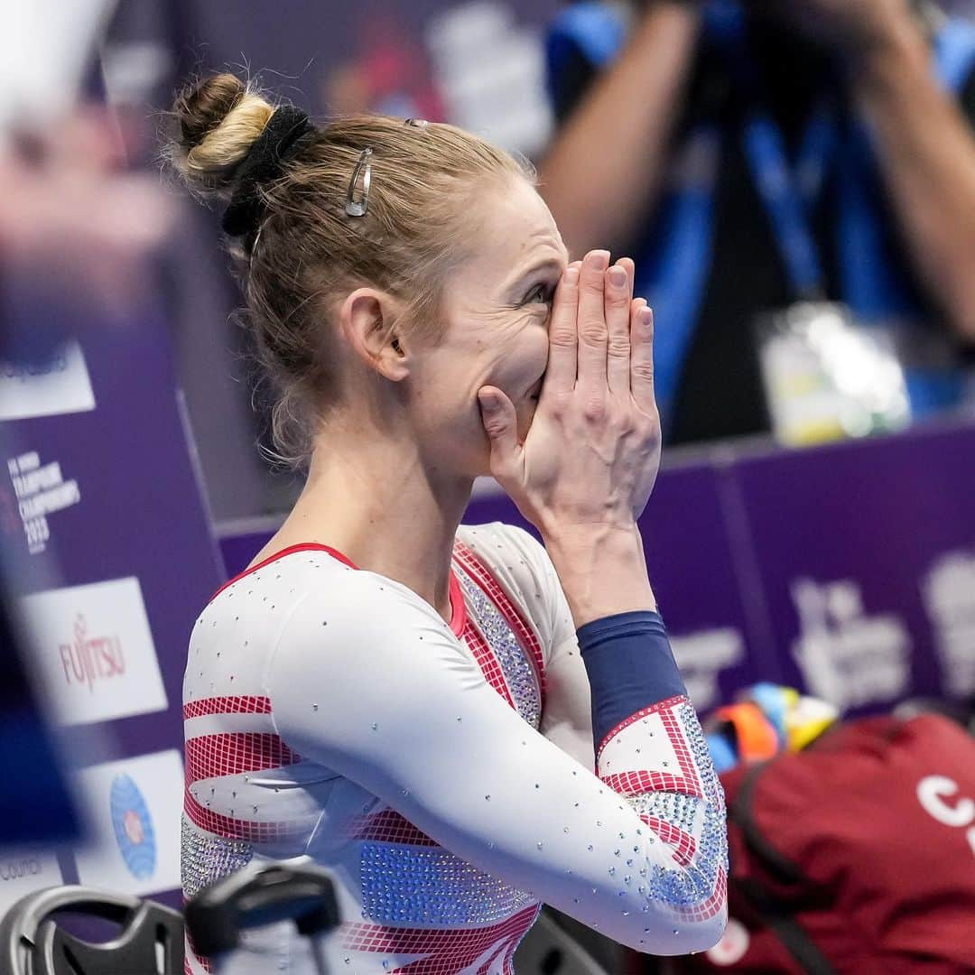 ブライオニー・ペイジさんのインスタグラム写真 - (ブライオニー・ペイジInstagram)「🌟World Champion in front of a home crowd!!!🌟🥹🇬🇧  Where to even start! These championships have been filled with moments to cherish forever.  Being part of this team has been amazing & so inspiring, from DMT women winning their first team🥇, DMT men team🥉, TUM W🥇🥈🥉, TUM M🥈🥉, SYN M 4th, TRA M team🥉, to us qualifying each eligible discipline 🇬🇧 to the World Games 2025 & 2x Olympic quota places for trampoline by Zak & Izzy! to Laura rejoining the team after becoming a mum earlier this year, to the debutants, “oldies” & those returning from injuries.   🙌🏻 Most importantly you are all wonderful people & I am so inspired by all of you.  My personal highlights:  ⭐️ performing my PB routine in prelims (57.21) in front of the home crowd.  ⭐️ Qualifying into the finals by the smallest of margins (0.01) alongside @izzy.songhurst into her first Worlds finals where she earnt a quota spot for Team GB to the Paris Olympics! And then going on to compete in the finals with my teammate, celebrating our final routines together with all our friends & families watching!  ⭐️ hearing the roar of the crowd and rumble beneath my feet, taking the moment in and smiling before stepping onto the trampoline 4 times on Sunday finals day. (and our teammates Laura & Andrew being with us on the competition floor for the synchro events).  ⭐️ Izzy & I hitting a PB routine to lead prelims & then starting finals day with a synchro🥉our first world championships medal in synchro together!  ⭐️ All-round team 🥉 to finish the competition week 🥹🥹🥹  ⭐️ Game nights, including being taught(ish) a new card game by Pete 😂 & winning a certain special round of The Crew after many many attempts! @louisebrownsey 😂  AND OF COURSE:  🌟🥇 Becoming World Champion with my 3 triff-miller routine in front of a massive home crowd!  ~~~~~  With every athlete there are thousands part of the journey helping us to perform the way we hope to. Thank you to my personal coach @brian_camp_consulting & all the support from my teammates, coaches & members of @pooletrampoline you have welcomed me in so beautifully & I am absolutely loving training there! And to…(continued in comments as caption is too long 😅)…」11月18日 19時26分 - bryony_page