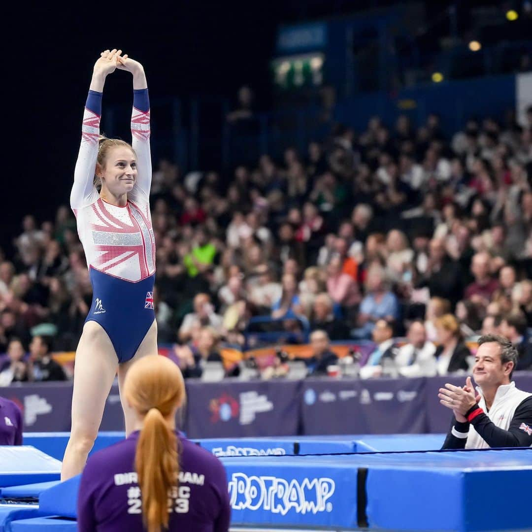 ブライオニー・ペイジさんのインスタグラム写真 - (ブライオニー・ペイジInstagram)「🌟World Champion in front of a home crowd!!!🌟🥹🇬🇧  Where to even start! These championships have been filled with moments to cherish forever.  Being part of this team has been amazing & so inspiring, from DMT women winning their first team🥇, DMT men team🥉, TUM W🥇🥈🥉, TUM M🥈🥉, SYN M 4th, TRA M team🥉, to us qualifying each eligible discipline 🇬🇧 to the World Games 2025 & 2x Olympic quota places for trampoline by Zak & Izzy! to Laura rejoining the team after becoming a mum earlier this year, to the debutants, “oldies” & those returning from injuries.   🙌🏻 Most importantly you are all wonderful people & I am so inspired by all of you.  My personal highlights:  ⭐️ performing my PB routine in prelims (57.21) in front of the home crowd.  ⭐️ Qualifying into the finals by the smallest of margins (0.01) alongside @izzy.songhurst into her first Worlds finals where she earnt a quota spot for Team GB to the Paris Olympics! And then going on to compete in the finals with my teammate, celebrating our final routines together with all our friends & families watching!  ⭐️ hearing the roar of the crowd and rumble beneath my feet, taking the moment in and smiling before stepping onto the trampoline 4 times on Sunday finals day. (and our teammates Laura & Andrew being with us on the competition floor for the synchro events).  ⭐️ Izzy & I hitting a PB routine to lead prelims & then starting finals day with a synchro🥉our first world championships medal in synchro together!  ⭐️ All-round team 🥉 to finish the competition week 🥹🥹🥹  ⭐️ Game nights, including being taught(ish) a new card game by Pete 😂 & winning a certain special round of The Crew after many many attempts! @louisebrownsey 😂  AND OF COURSE:  🌟🥇 Becoming World Champion with my 3 triff-miller routine in front of a massive home crowd!  ~~~~~  With every athlete there are thousands part of the journey helping us to perform the way we hope to. Thank you to my personal coach @brian_camp_consulting & all the support from my teammates, coaches & members of @pooletrampoline you have welcomed me in so beautifully & I am absolutely loving training there! And to…(continued in comments as caption is too long 😅)…」11月18日 19時26分 - bryony_page