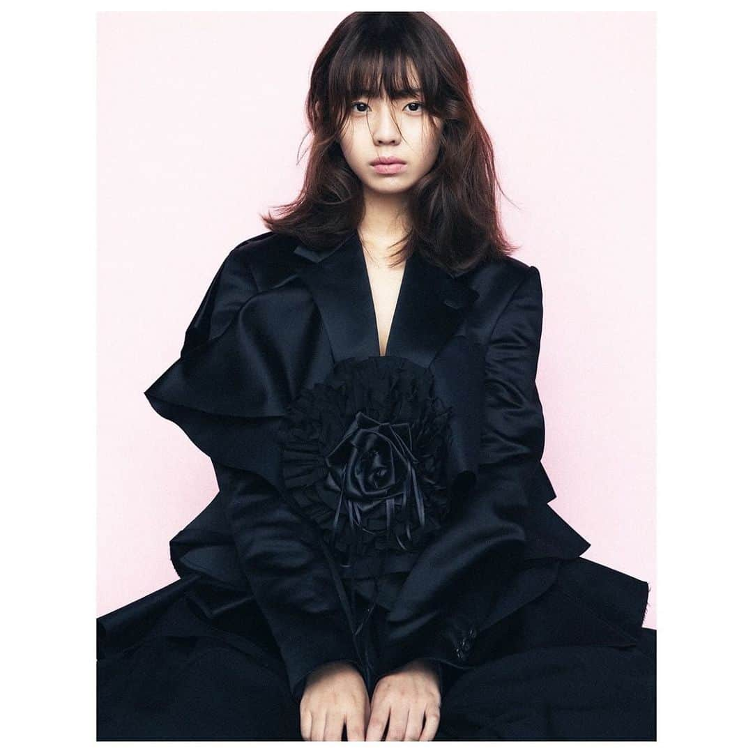 菊地姫奈さんのインスタグラム写真 - (菊地姫奈Instagram)「dazedkorea12月号に掲載して頂きました！韓国での初めての撮影…是非チェックよろしくお願いいたします·͜· ︎︎ᕷ」11月18日 19時28分 - hina_k_1019