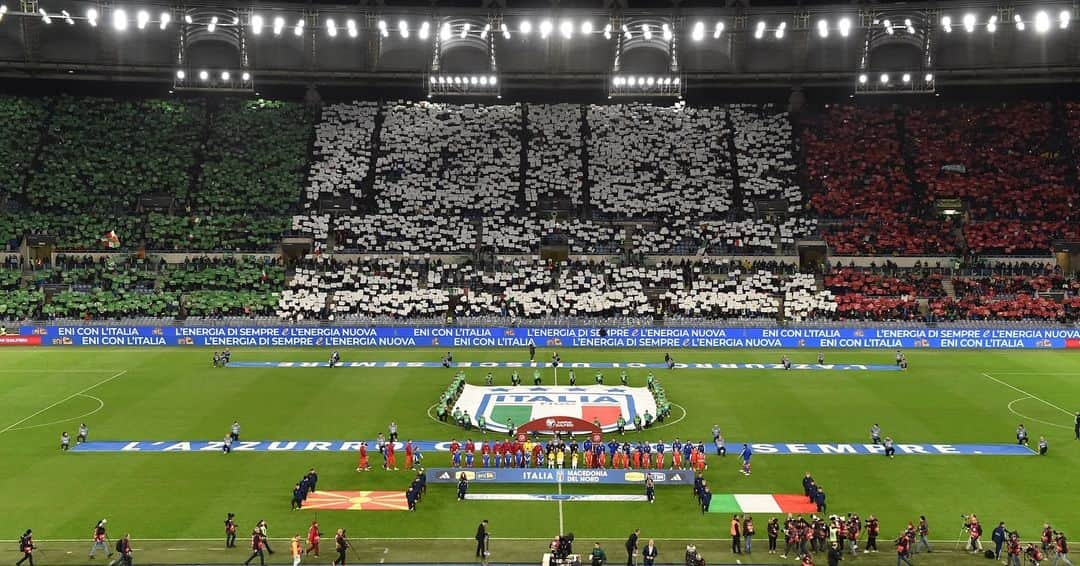 ジャンルイジ・ブッフォンのインスタグラム：「L'amore dell'Italia! 💙🇮🇹💙」