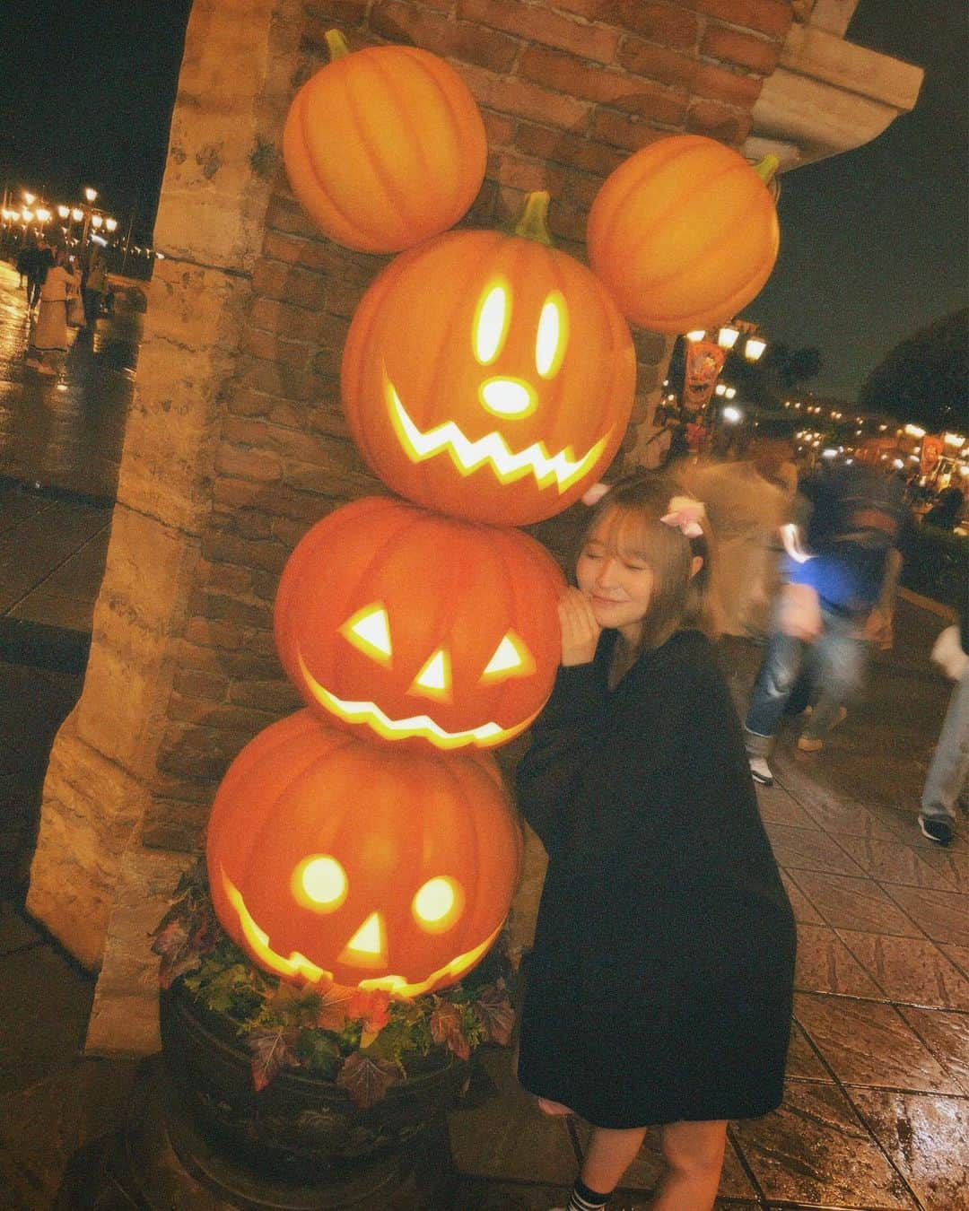 市村愛里さんのインスタグラム写真 - (市村愛里Instagram)「ハロウィンディズニーたのしすぎた🎃☔️🖤」11月18日 19時37分 - airi_hkt48