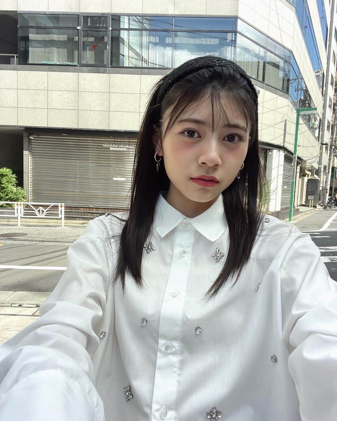 のインスタグラム：「｢好きな系統×似合わせテクで見つかるお買い物プラン｣のオフショ！  私は骨格ナチュラルさん向けのコーデを紹介してます！ 写真はあざとガーリー💗  どのコーデもほんとに可愛いかった‎、♥ ̖́-  骨格診断もできちゃうので、似合う服を知りたい子はぜひチェックしてください❕  #吉本麗南#ニコラ#nicola#ニコラ12月号発売中#ニコモ」