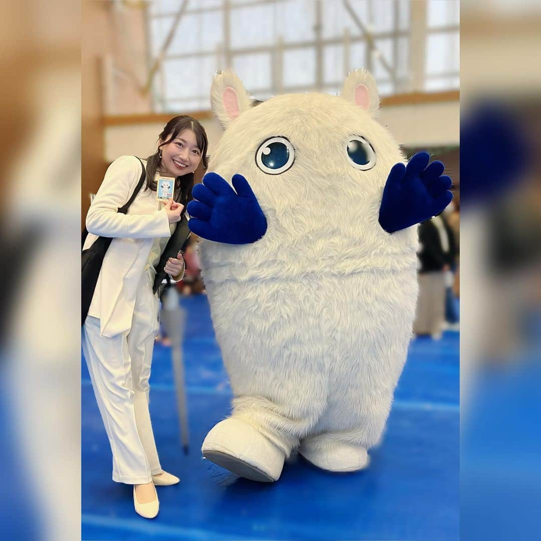 夏目樹里さんのインスタグラム写真 - (夏目樹里Instagram)「本日は、三菱ケミカル株式会社 東海事業所様「豊橋感謝祭」MCを務めさせて頂きました✨  たくさんの方にお越し頂き、ステージや各ブース盛り上がり〜楽しかったです🥳  （MCらしからぬ写真ですが🤣💦） フードも美味しくお値打ち〜😋 田辺三菱製薬様ゆるキャラ「たなみん」も ふわふわ毛並みに癒されたよ💖  みなさま大変お世話になり、本当にありがとうございました❣️❣️」11月18日 19時48分 - juri_azure