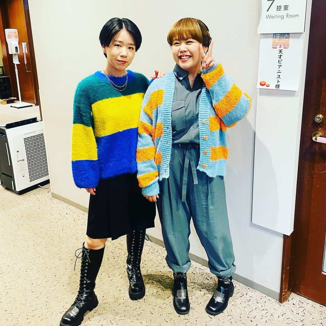 竹内知咲のインスタグラム：「NHKほっと関西サタデーで ショートパンツ&ブーツ👢デビューさせてもらいました！  #天才ピアニスト #天才ピアニストますみ #天才ピアニスト竹内 #NHK #ほっと関西サタデー」