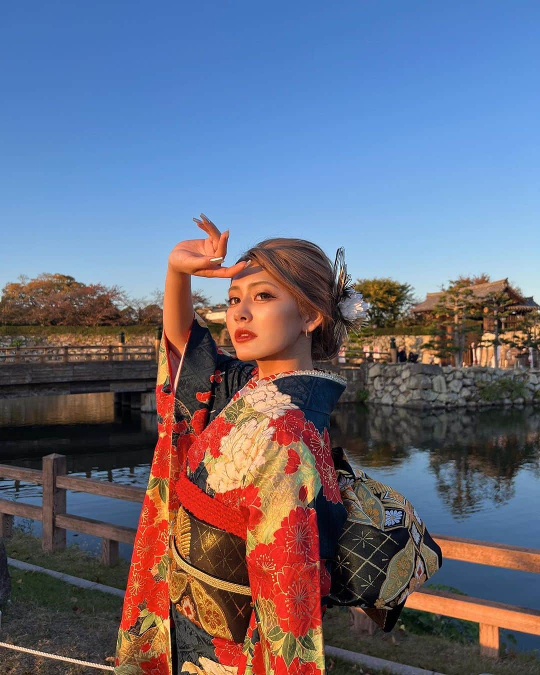 KAHOさんのインスタグラム写真 - (KAHOInstagram)「ロケ日和❤️日差しがめっちゃ強かった日でした🕶‪🔆‬ 古典柄の振袖も可愛すぎた👼💕  ・  ・   #振袖  #振袖ヘア  #振袖ヘアアレンジ  #振袖レンタル  #成人式ヘア  #成人式  #成人式ヘアセット  #成人式振袖  #ギャル  #姫路城  #takazen  #👘 #kimono  #japan  #himeji  #tiktok  #kawaii  #love」11月18日 19時55分 - kaho____0902