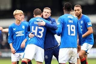 スティーヴン・デイヴィスさんのインスタグラム写真 - (スティーヴン・デイヴィスInstagram)「A huge honour to be asked to step in and be interim manager @rangersfc at a difficult moment. An experience that I learnt a lot from and will always cherish.  Thank you to the club for putting there trust in me and to the fans and all the staff for the support you all showed me during this short period. Was great to work with @philippeclementofficial and it’s been a really encouraging start for the team under his tenure and like you all I hope it will be a long & successful partnership and I know that’s what he alongside his staff will demand everyday.  Excited to see how it develops as I continue my rehab. 💙」11月18日 20時07分 - s_davis_8
