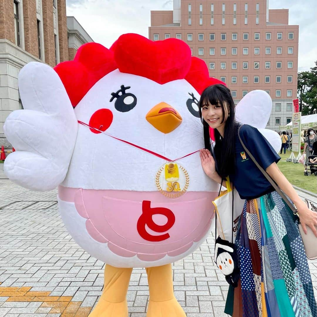 寺嶋由芙さんのインスタグラム写真 - (寺嶋由芙Instagram)「【スーパーマーケットとりせん　ママりん】 ・ スーパーとりせんのゆるキャラさんはファミリーで活動されてます(ﾟωﾟ)「ハートりん」ちゃんを中心にご家族でご活躍なのですが、こちらはお母様のママりん(ﾟωﾟ)エプロンとパーマが素敵です(ﾟωﾟ) ・ #ご当地キャラカーニバル #ぐんま #ぐんまちゃん #ぐんまちゃん30周年 #ゆるキャラ #ご当地キャラ #アイドル #yuruchara #idol #japaneseidol #とりせん #ハートりん #ママりん」11月18日 20時02分 - yufu_terashima