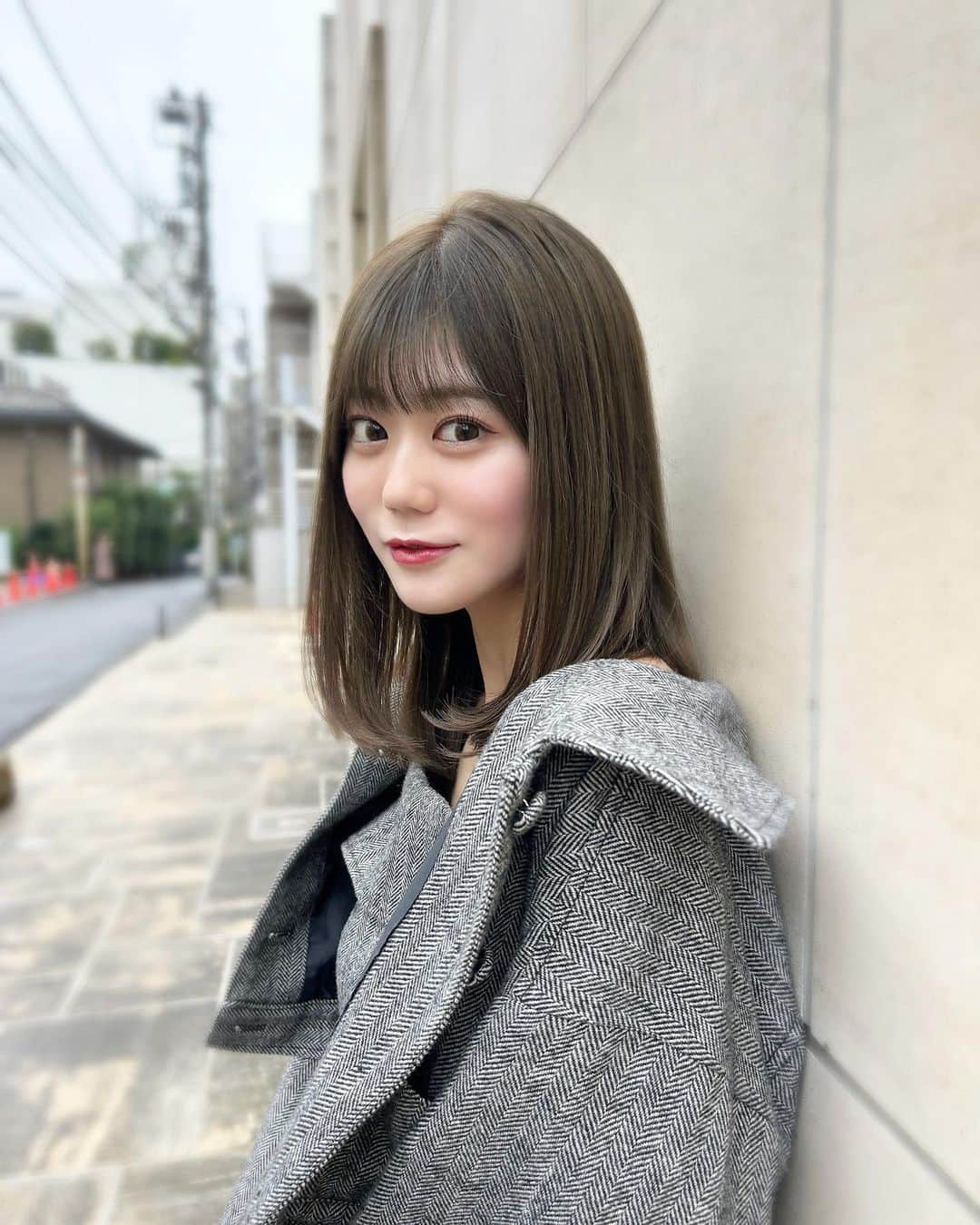 のインスタグラム：「オリーブ色にハマってる🫒  #美容院 #オリーブベージュ #オリーブヘアー」
