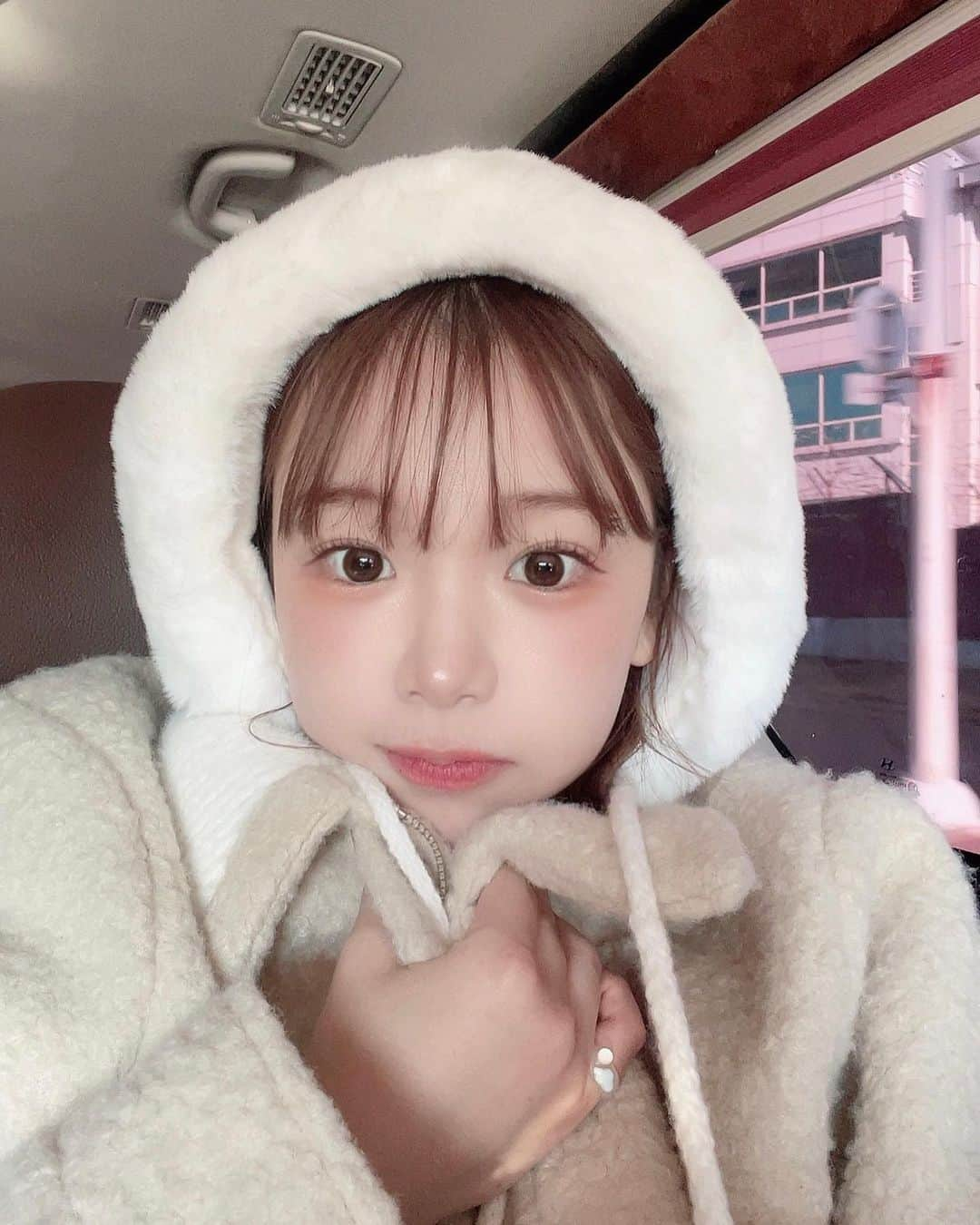 きりまるさんのインスタグラム写真 - (きりまるInstagram)「雪だるま ⛄️❄️  このまえ 釜山が 寒すぎて とりあえずでゲットした  ディズニーみたいな帽子🧦  あったけえ〜〜〜でした . .」11月18日 20時15分 - kirimaruuu