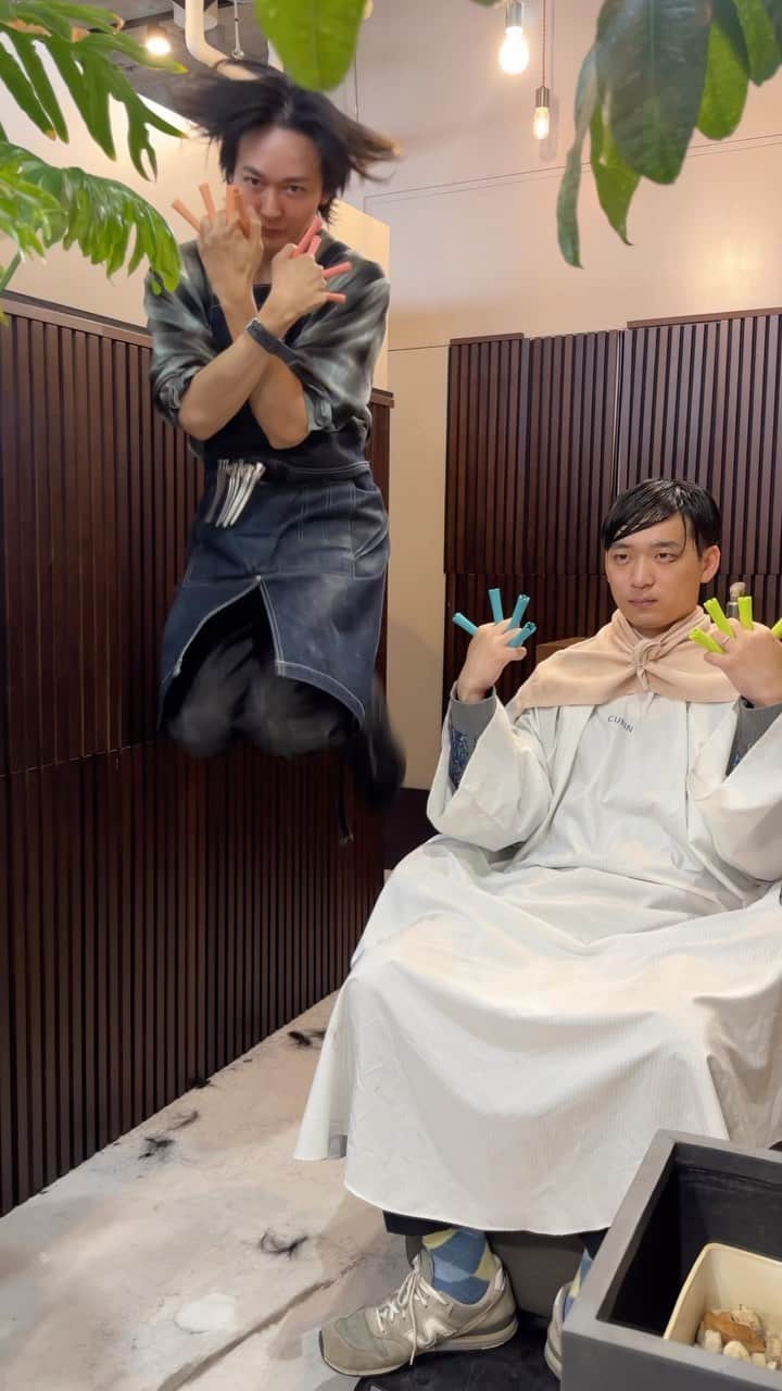 natsuoのインスタグラム：「▼なつおはテレポートを覚えた❗️  #んなわけあるかい✋🏻 #ジャンピンチェンジ #なつお産 #テレポート系美容師」