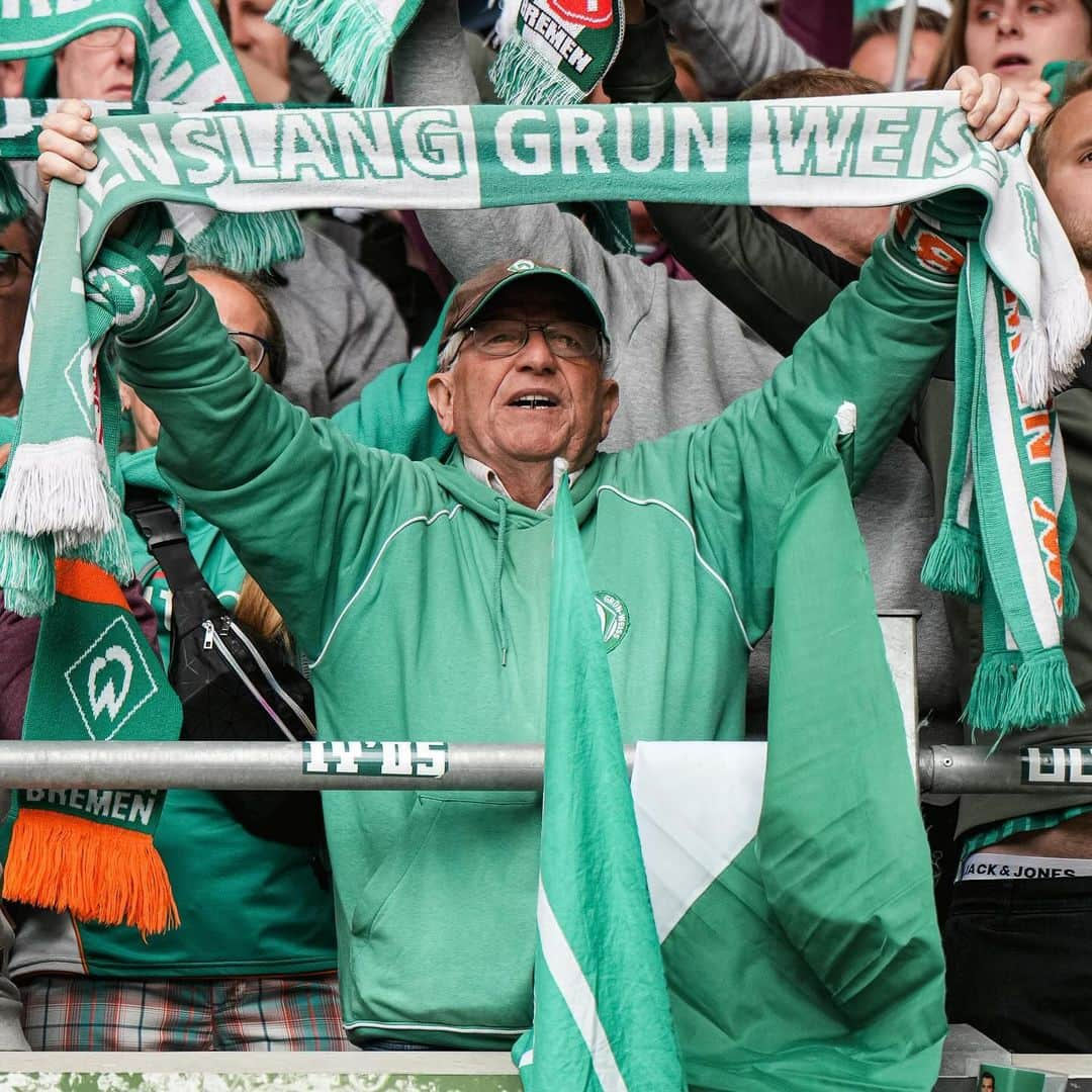 ヴェルダー・ブレーメンさんのインスタグラム写真 - (ヴェルダー・ブレーメンInstagram)「Einer aus der Kurve, einer von uns 💚 ____ #werder #bremen #svw #llgw」11月18日 20時18分 - werderbremen