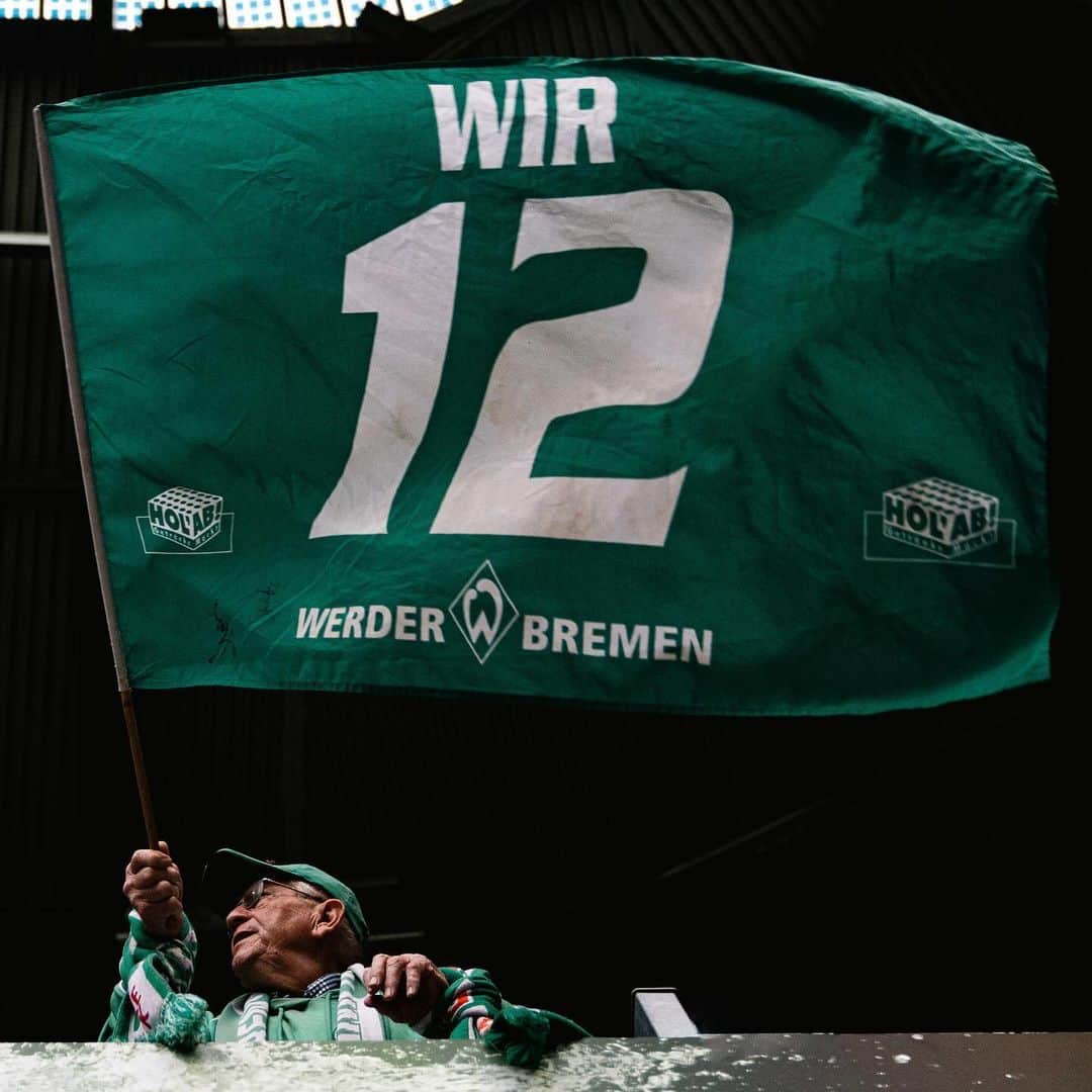 ヴェルダー・ブレーメンのインスタグラム：「Einer aus der Kurve, einer von uns 💚 ____ #werder #bremen #svw #llgw」