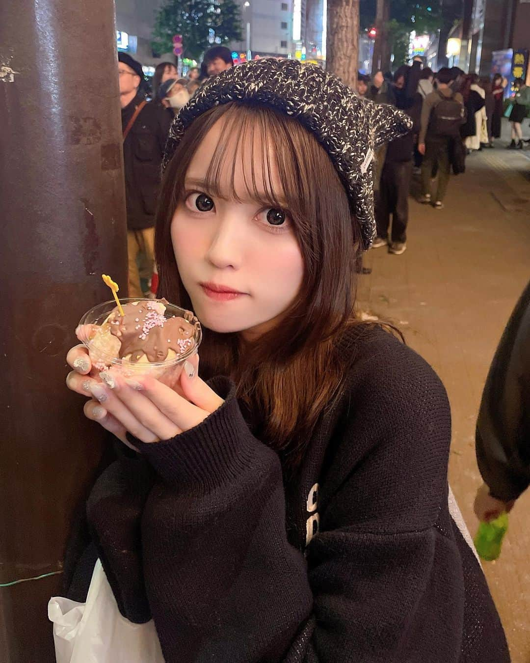 夏目一花のインスタグラム：「チョコバナナがカップになってて食べやすかった〜🍌」