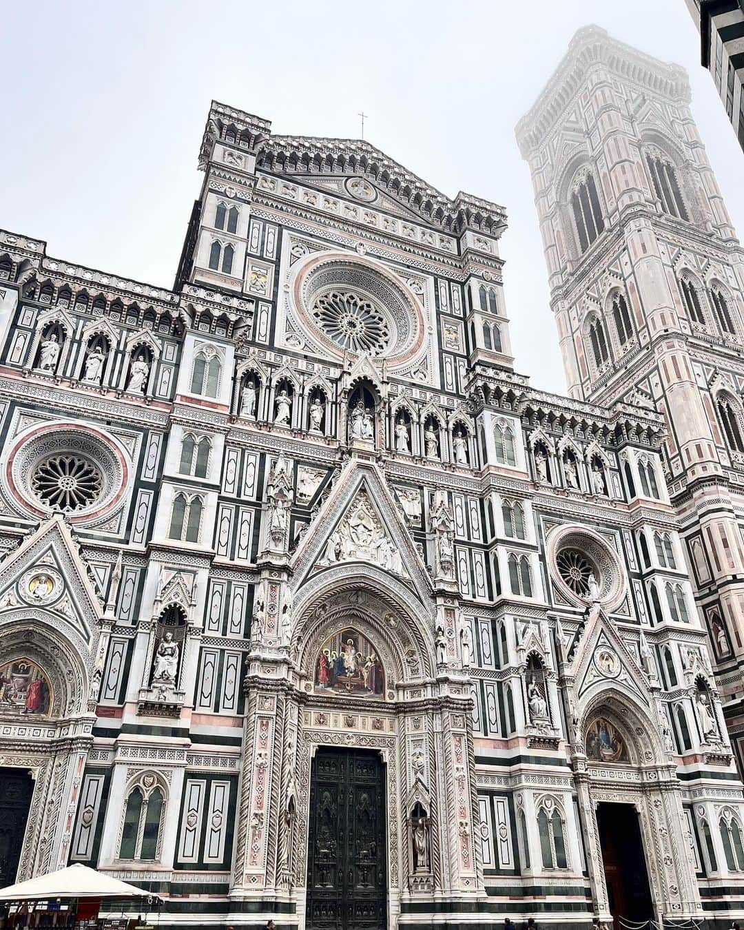 伊藤愛梨さんのインスタグラム写真 - (伊藤愛梨Instagram)「I went sightseeing in Florence 💐 フィレンツェ観光に行ってきました💐 ⁡ ⁡ ⁡ #snidel #epine #darich #冬服#冬コーデ　 #코스플레이어　#코스프레　#그라비아 아이돌　#그라비아　 #japanesefashion 　#ホワイトブロンド　  #マルタ　#Malta #マルタ留学　#イタリア　#イタリア観光　#Italia #フィレンツェ　#サンタマリアデルフィオーレ大聖堂 　#basilicadisantamariadelfiore #florence」11月18日 20時19分 - ilovely1007_